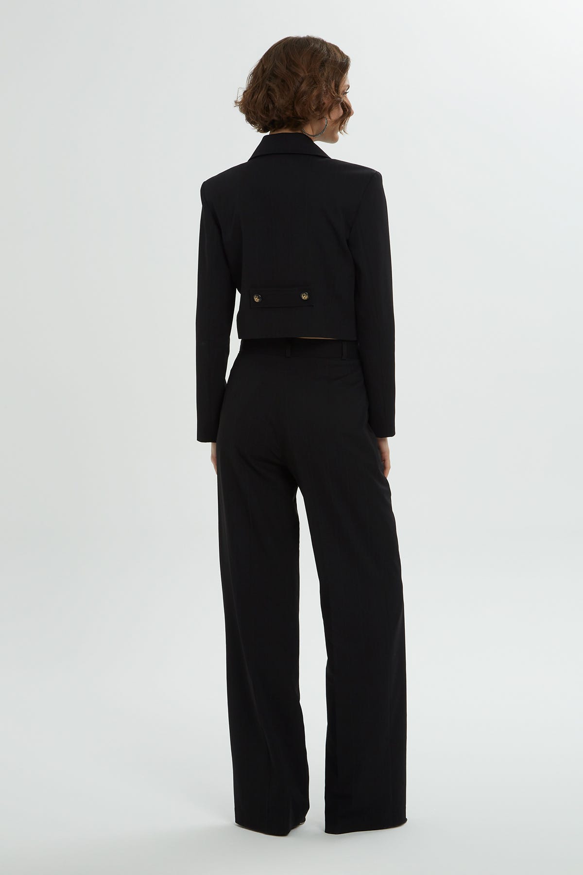 Kruvaze Kapamalı Kısa Ceketli Palazzo Pantolonlu Takım