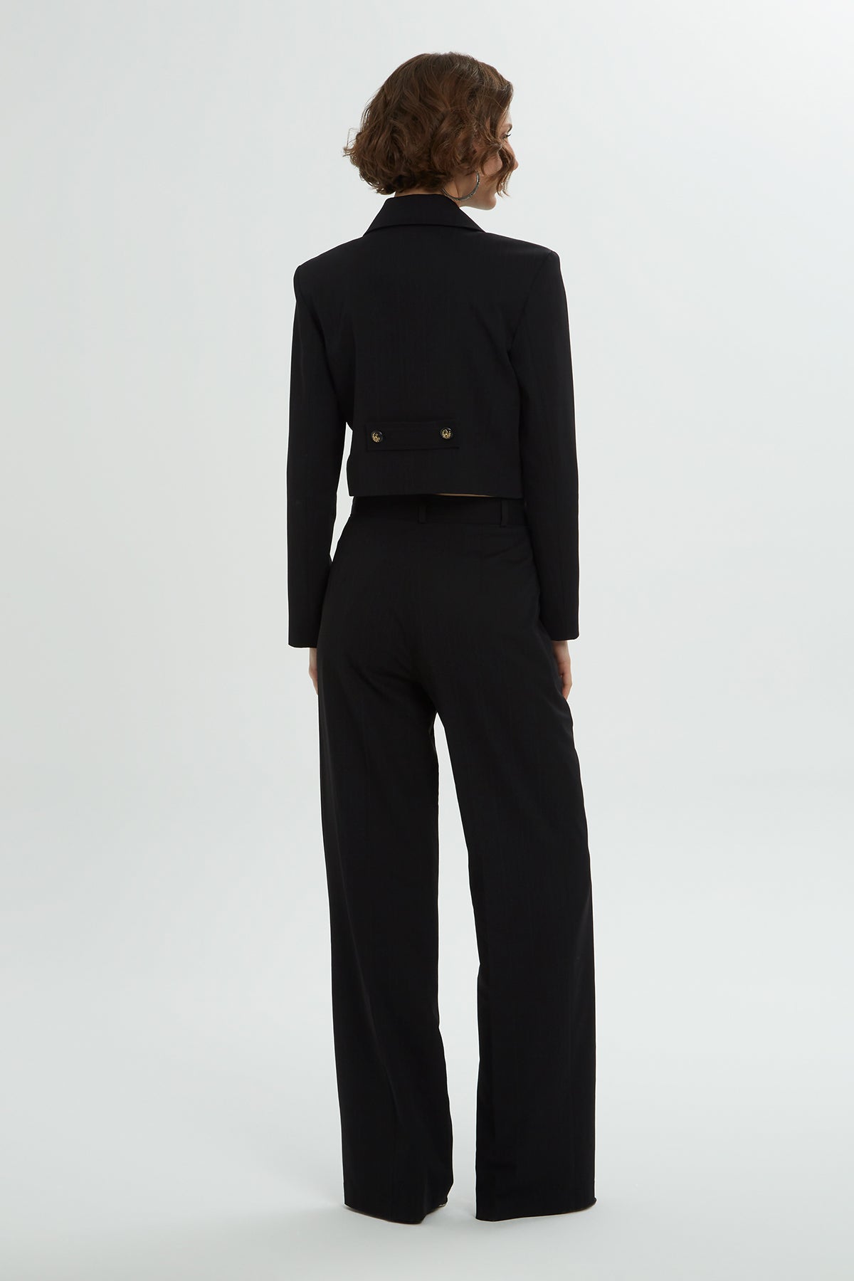 Kruvaze Kapamalı Kısa Ceketli Palazzo Pantolonlu Takım