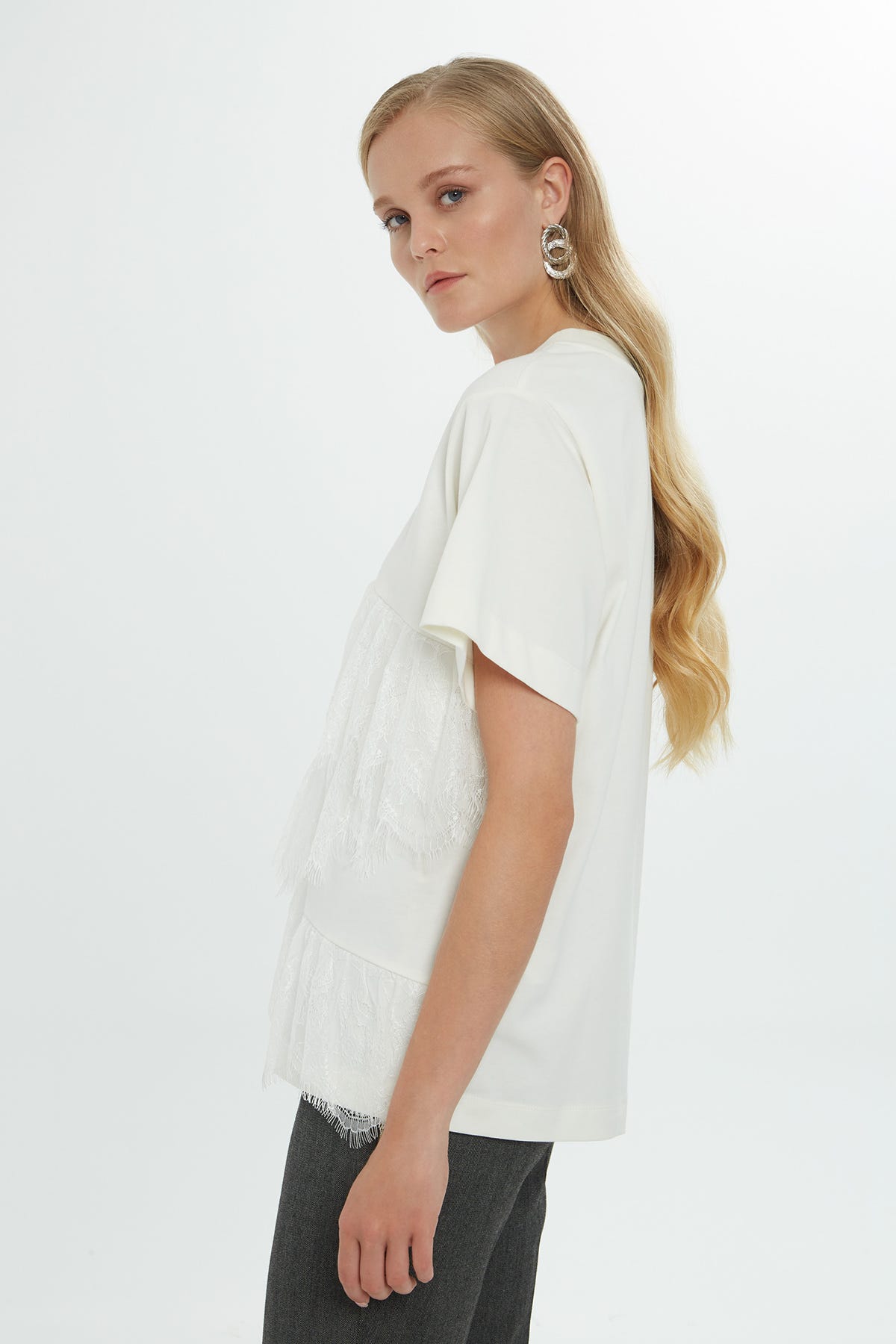 Dantel Detaylı Kısa Kollu T-Shirt