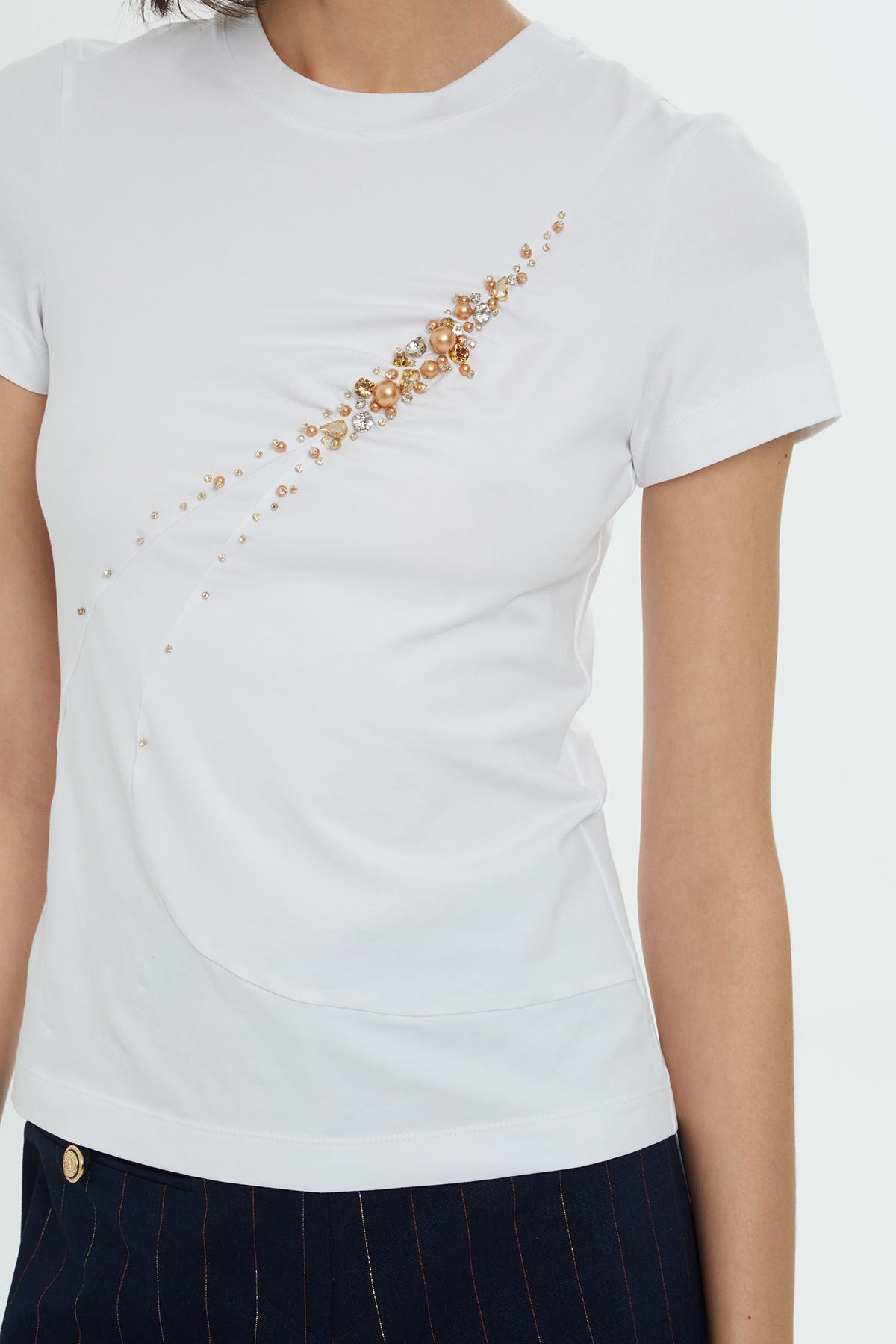 İnci Ve Detaylı Kısa Kollu Beyaz T-shirt