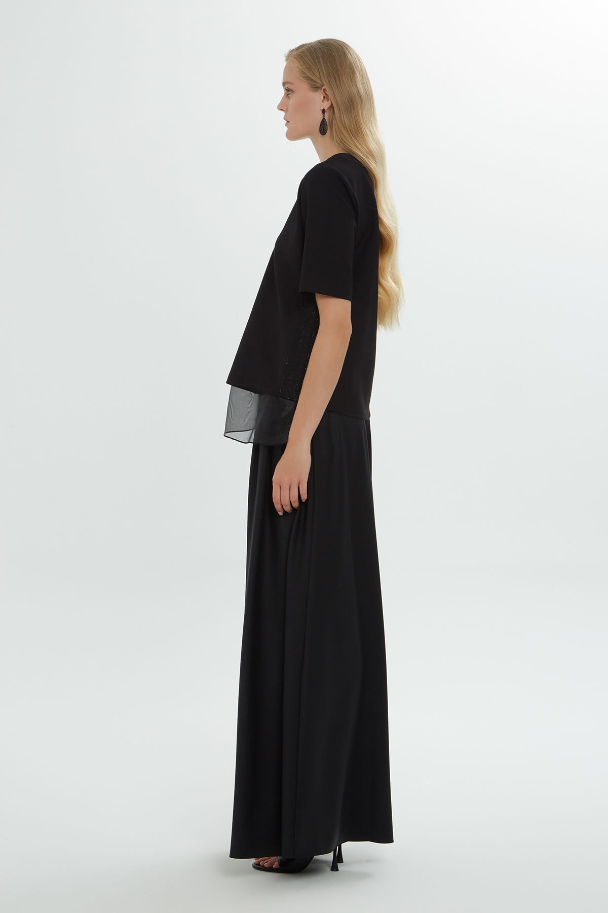 V Yakalı Organze Parçalı Kısa Kollu Bluz