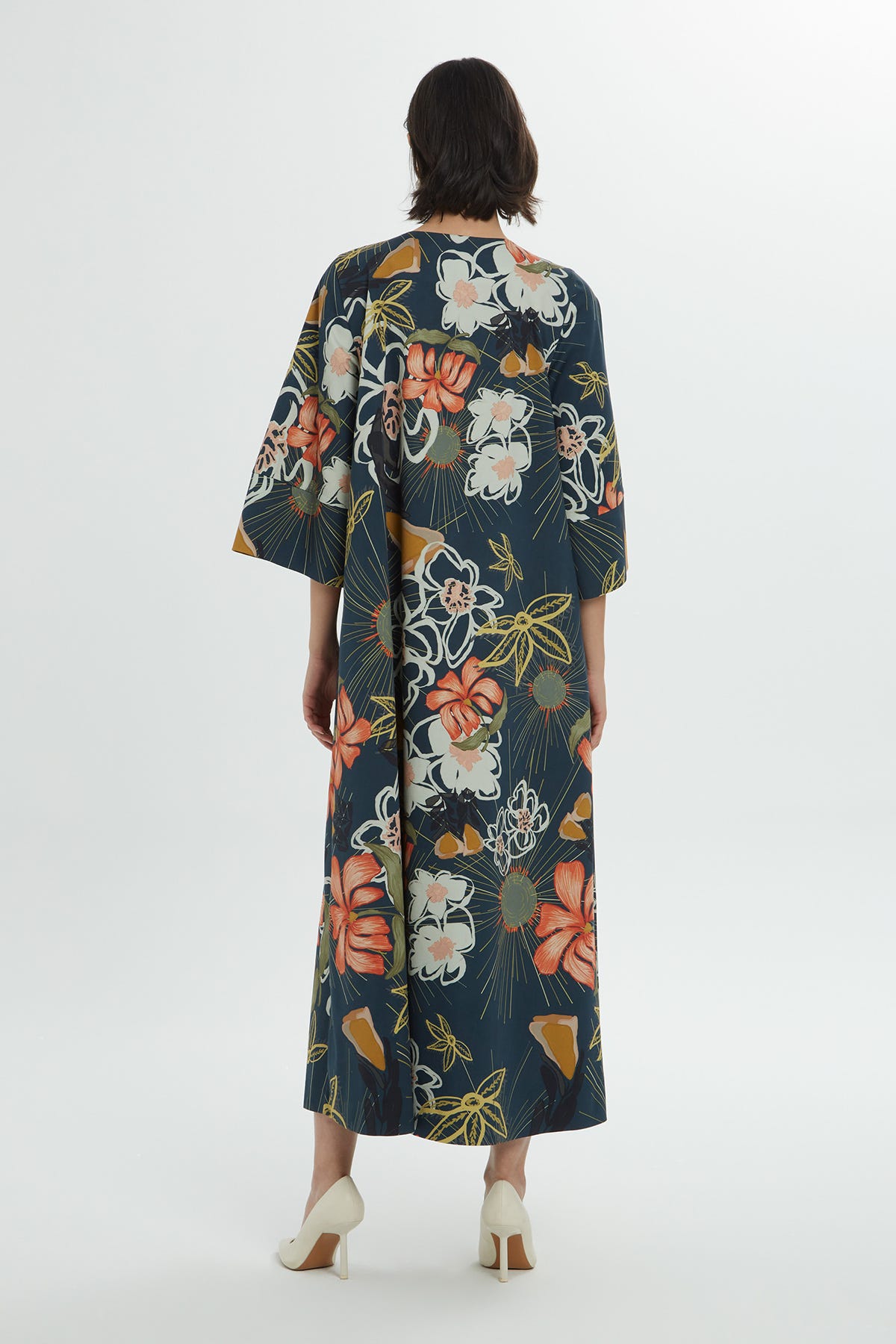 Çiçek Desenli Midi Boy Elbise