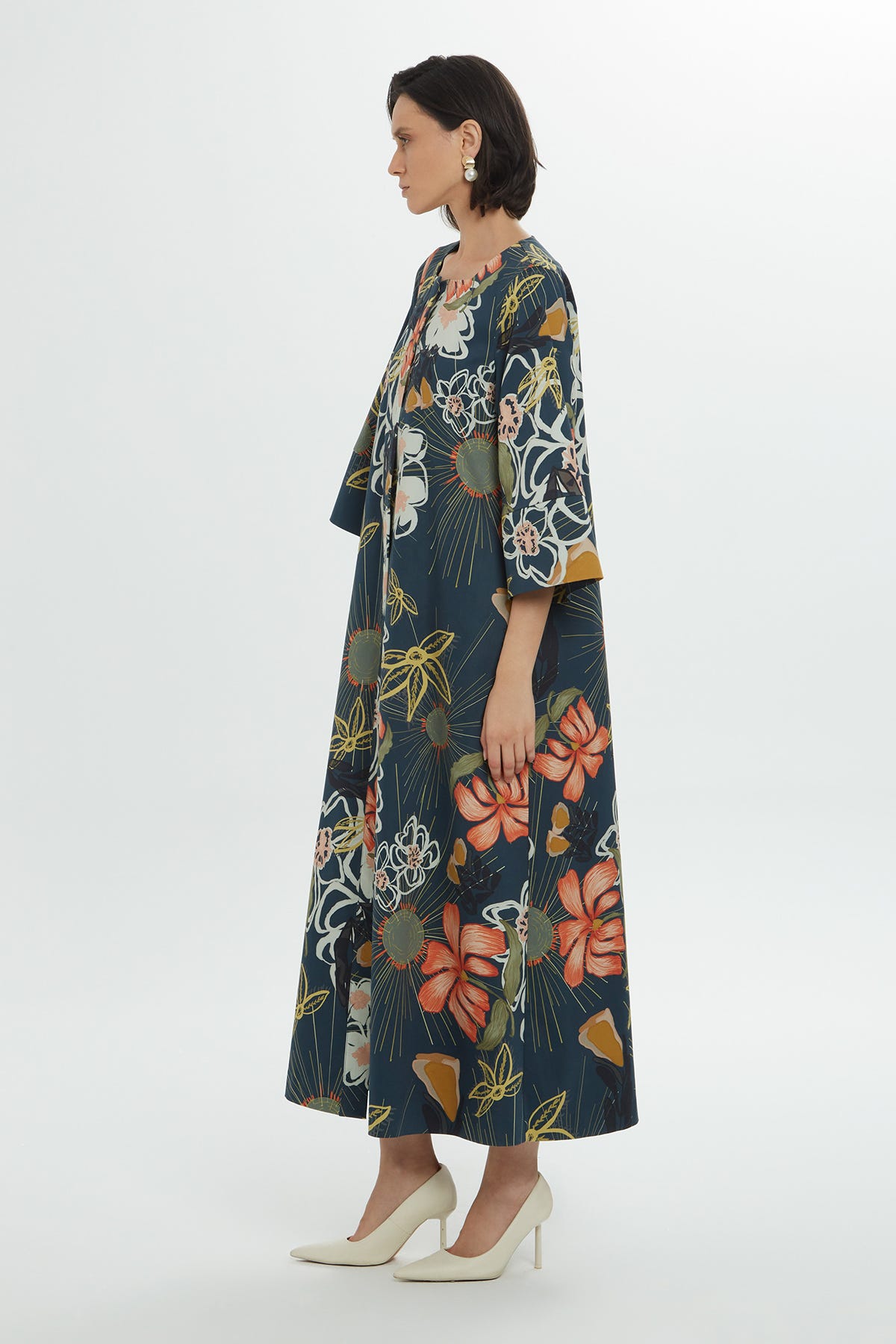 Çiçek Desenli Midi Boy Elbise