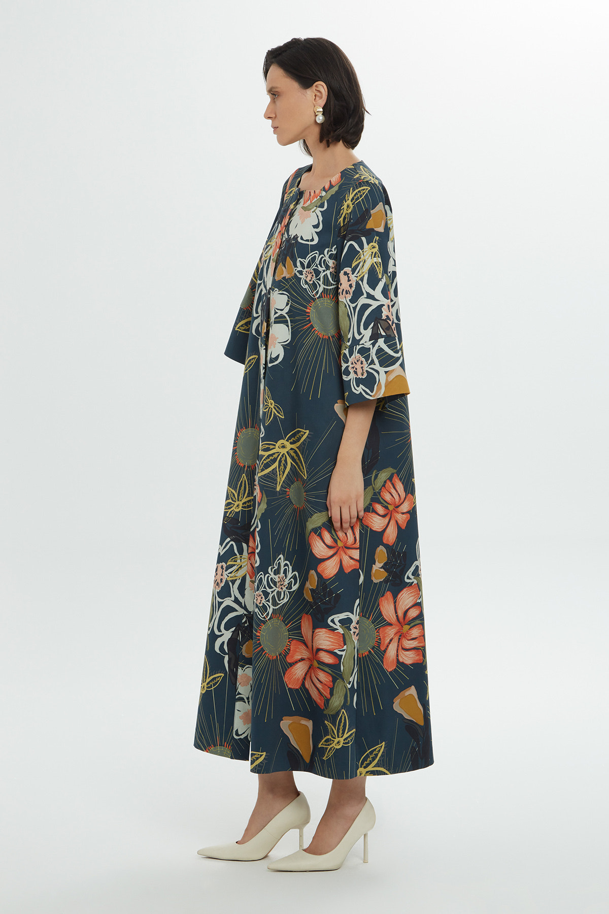 Çiçek Desenli Midi Boy Elbise