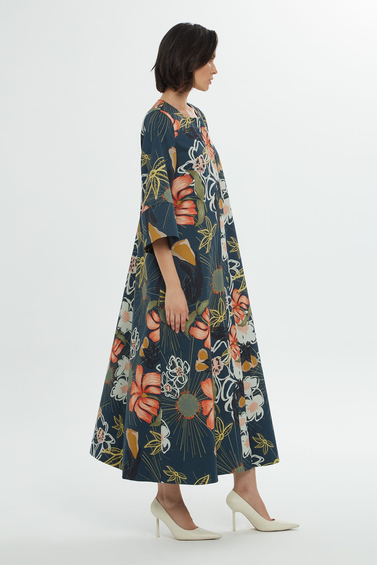 Çiçek Desenli Midi Boy Elbise