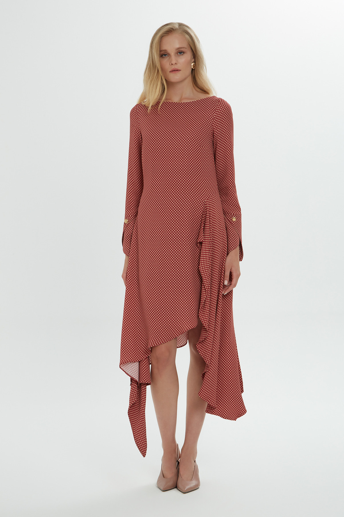 Eteği Asimetrik Kesim Puantiyeli Mini Elbise