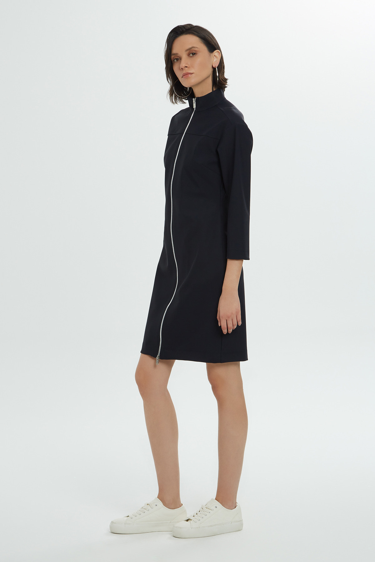 Fermuar Detaylı Uzun Kollu Kısa Elbise