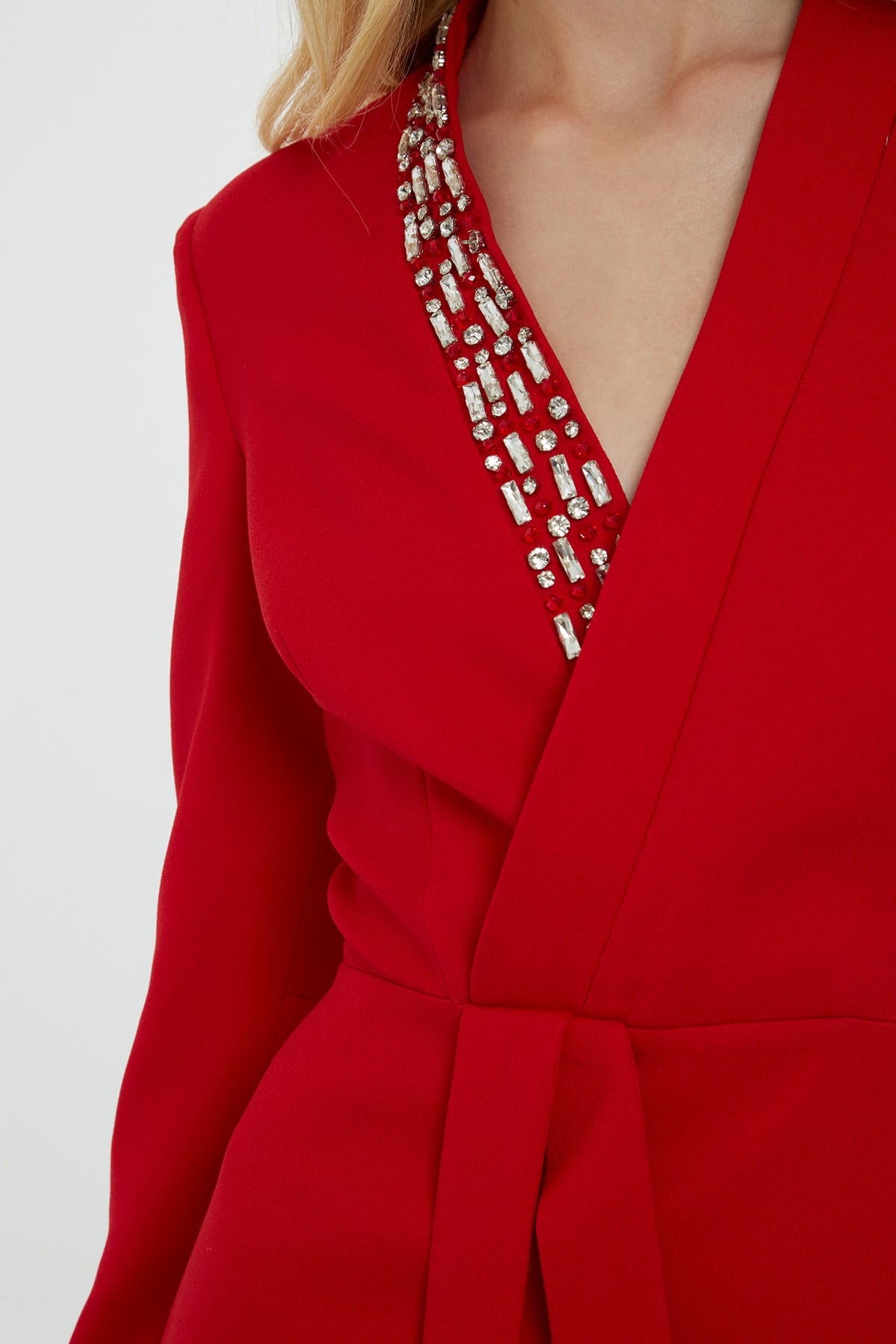 Yakası İşleme Detaylı V Yaka Uzun Kollu Uzun Elbise