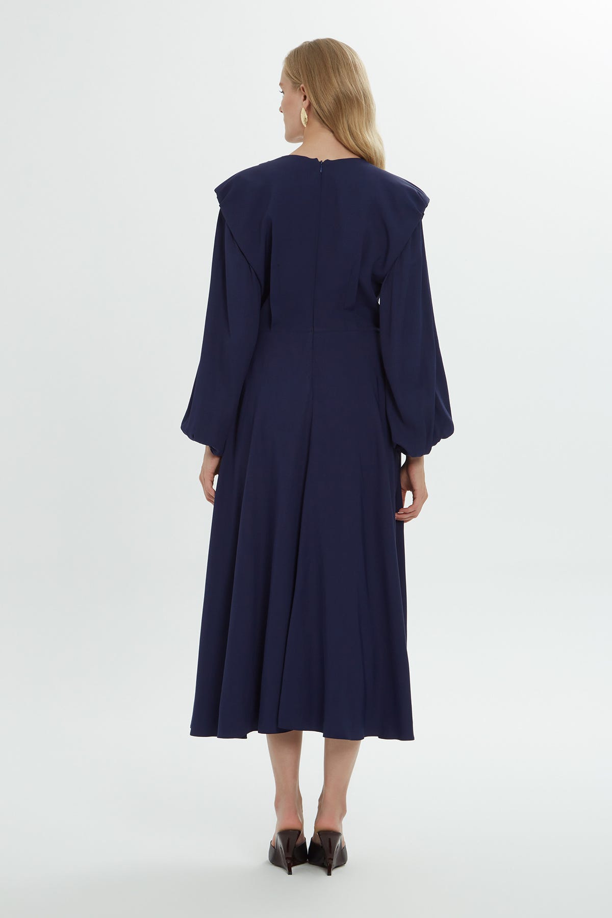 Drapeli Kol Detaylı Midi Elbise