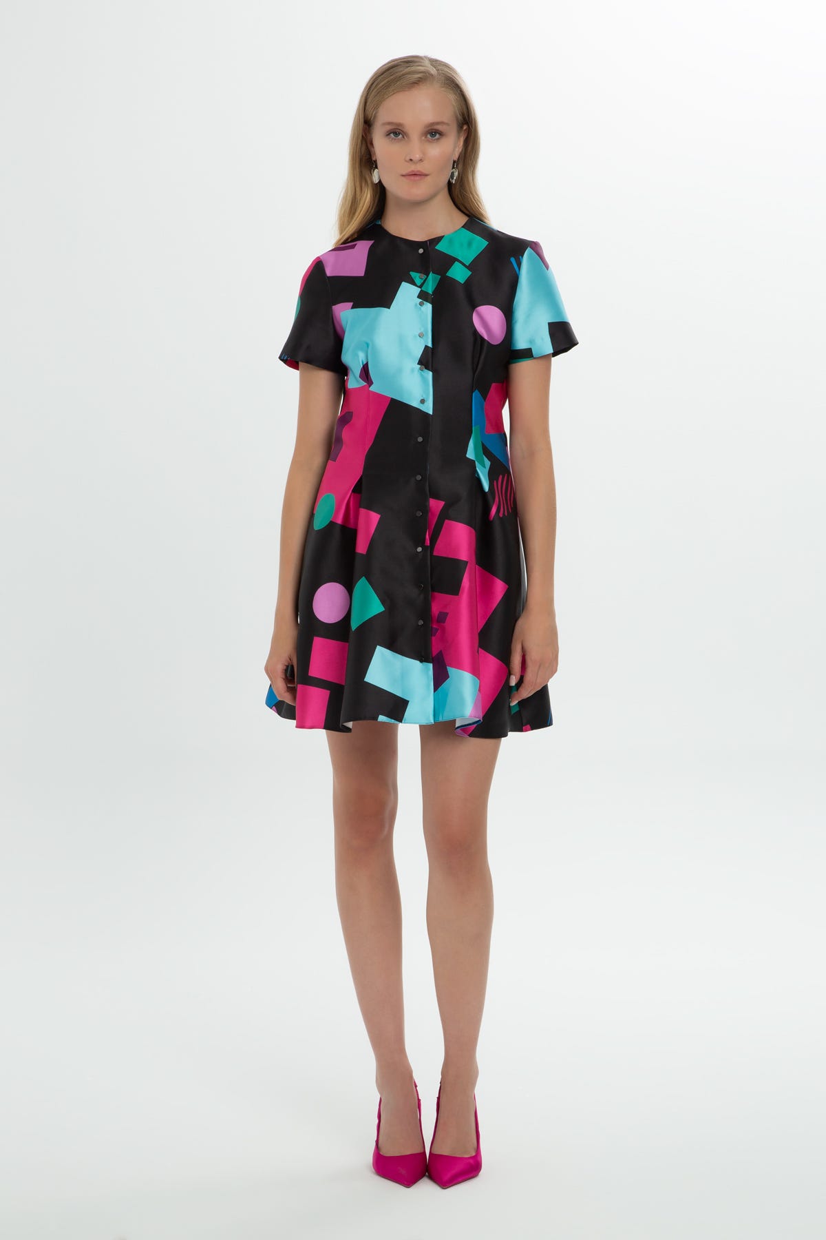 Yuvarlak Yakalı Kısa Kollu Desenli Mini Elbise