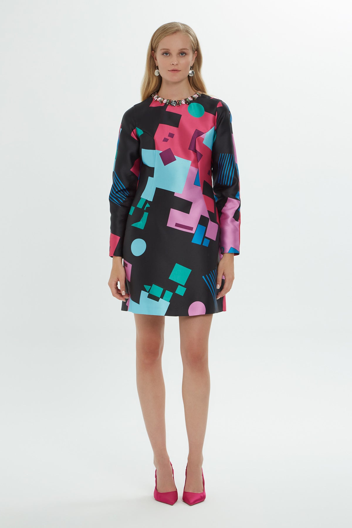 Yakası Detaylı Desenli Ve Uzun Kollu Mini Elbise