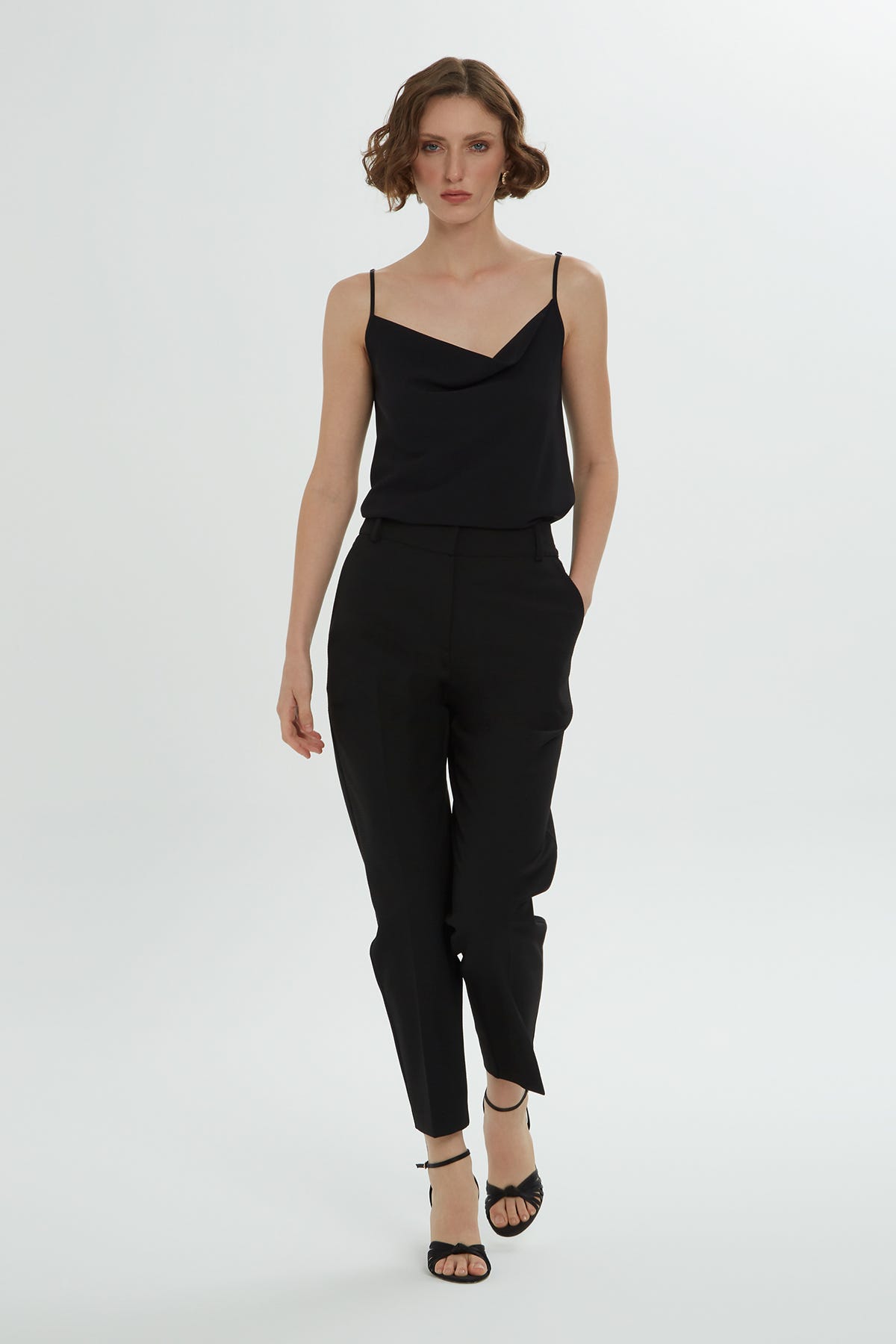 Degaje Yaka Askılı Bluz