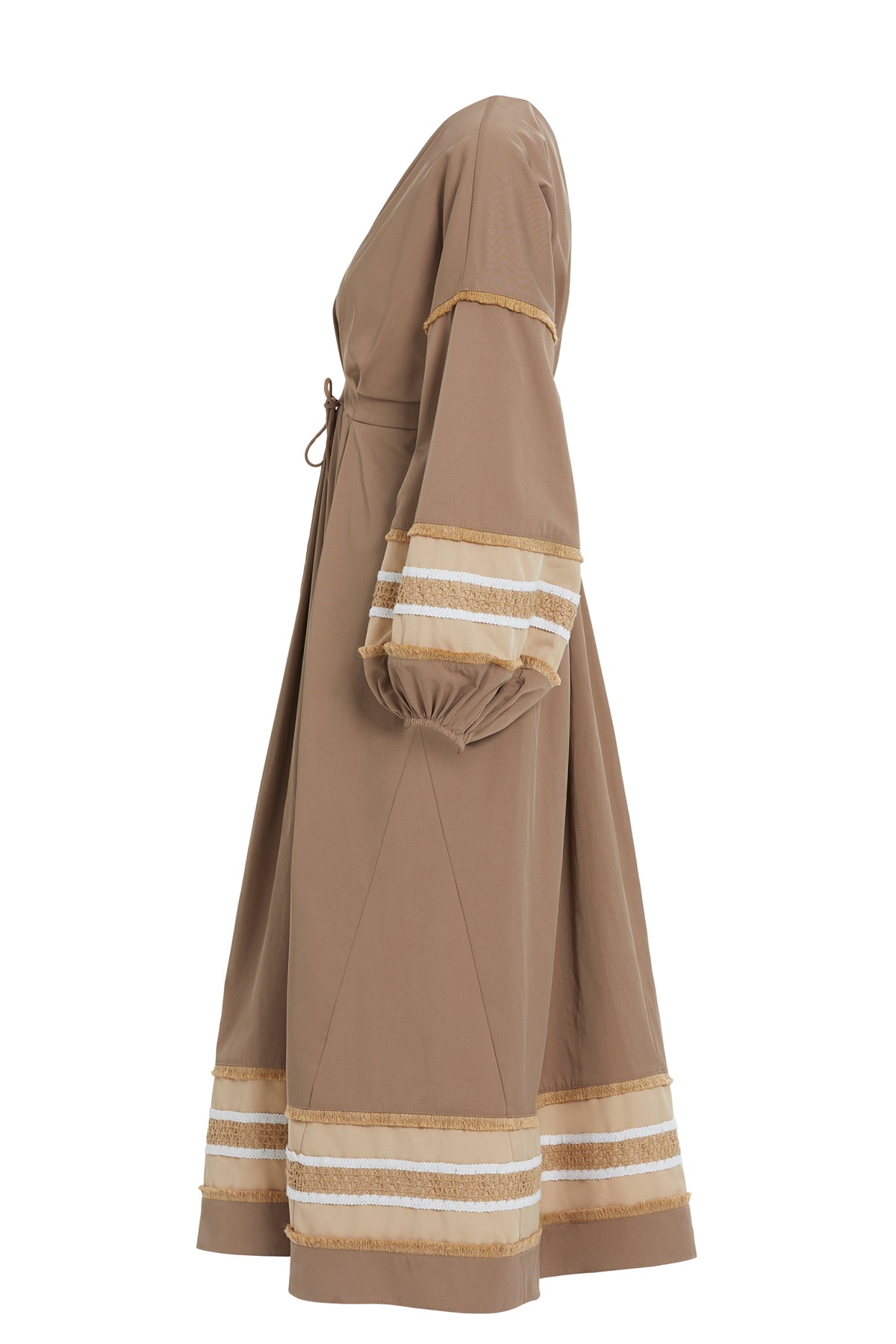 Beli Bağcıklı Kolları Büzgülü Kahve Midi Boy Elbise