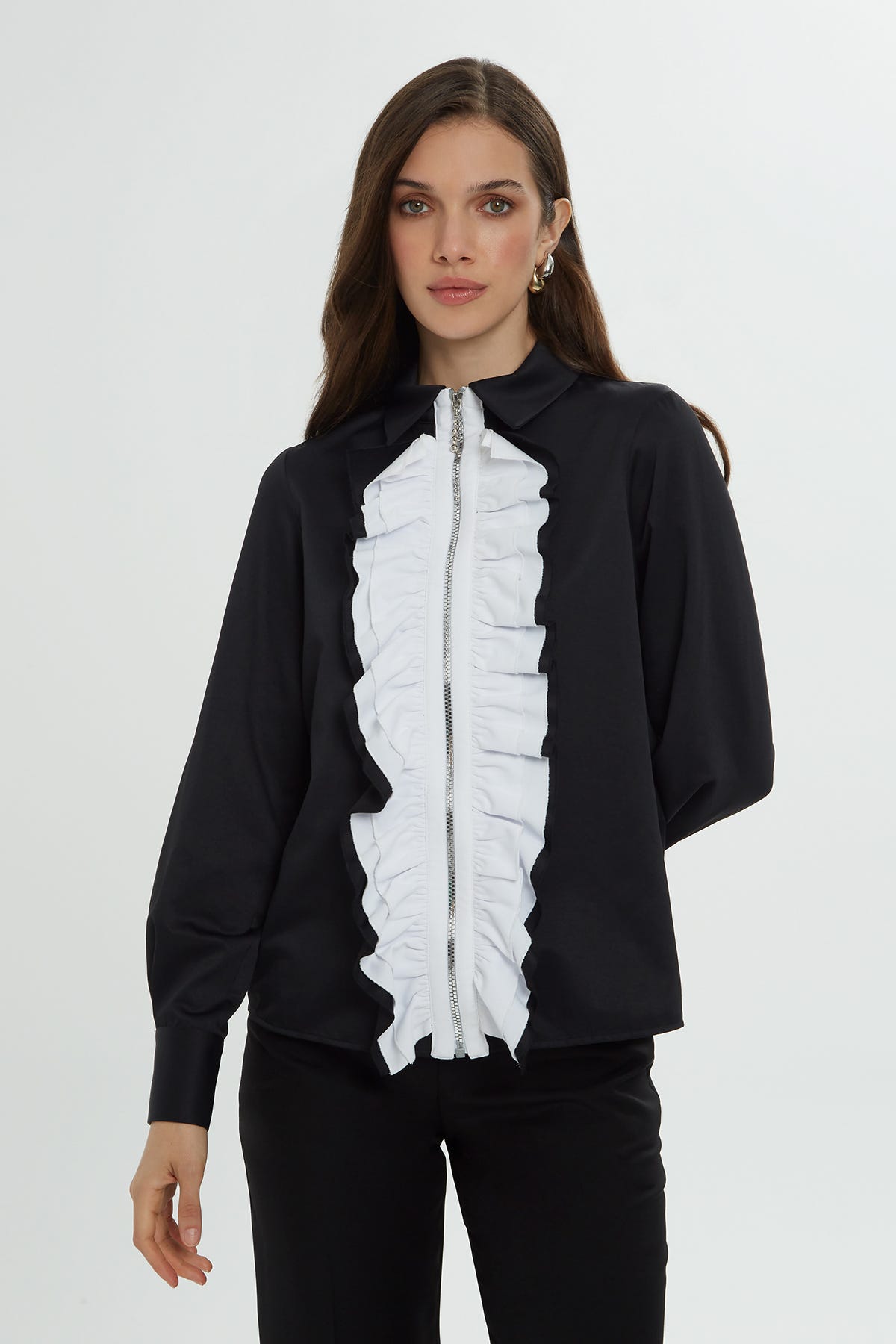 Yakası Fırfır Detaylı Fermuarlı Düz Poplin Gömlek