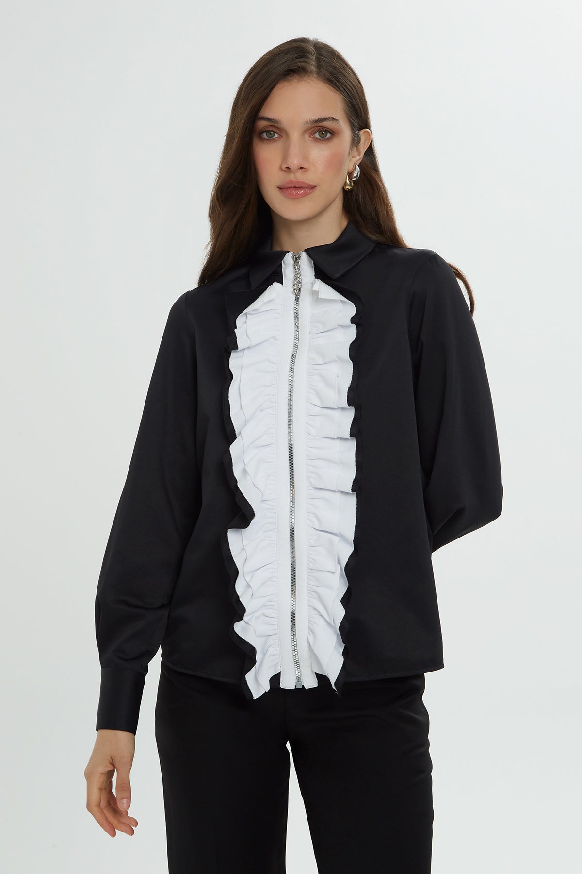 Yakası Fırfır Detaylı Fermuarlı Düz Poplin Gömlek