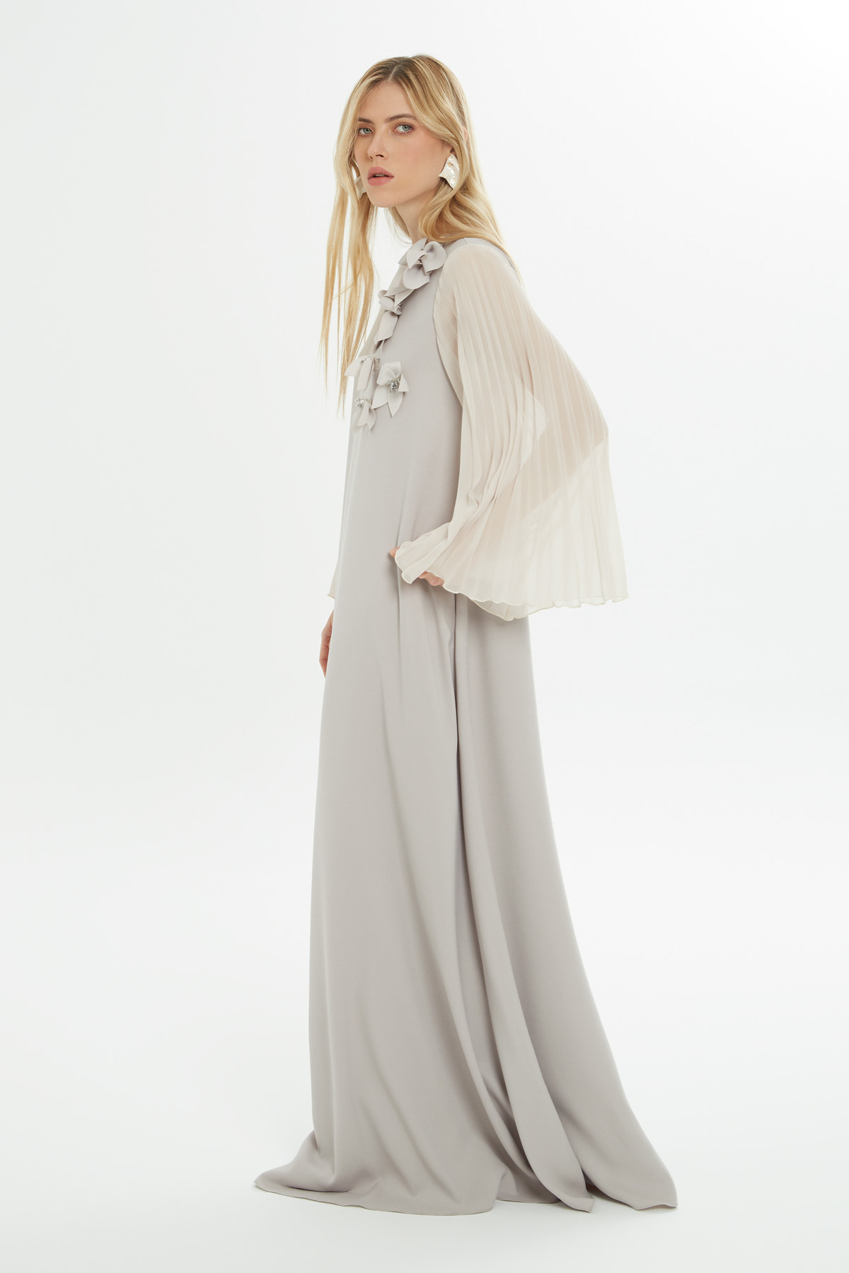 Çiçek Detaylı Uzun Elbise