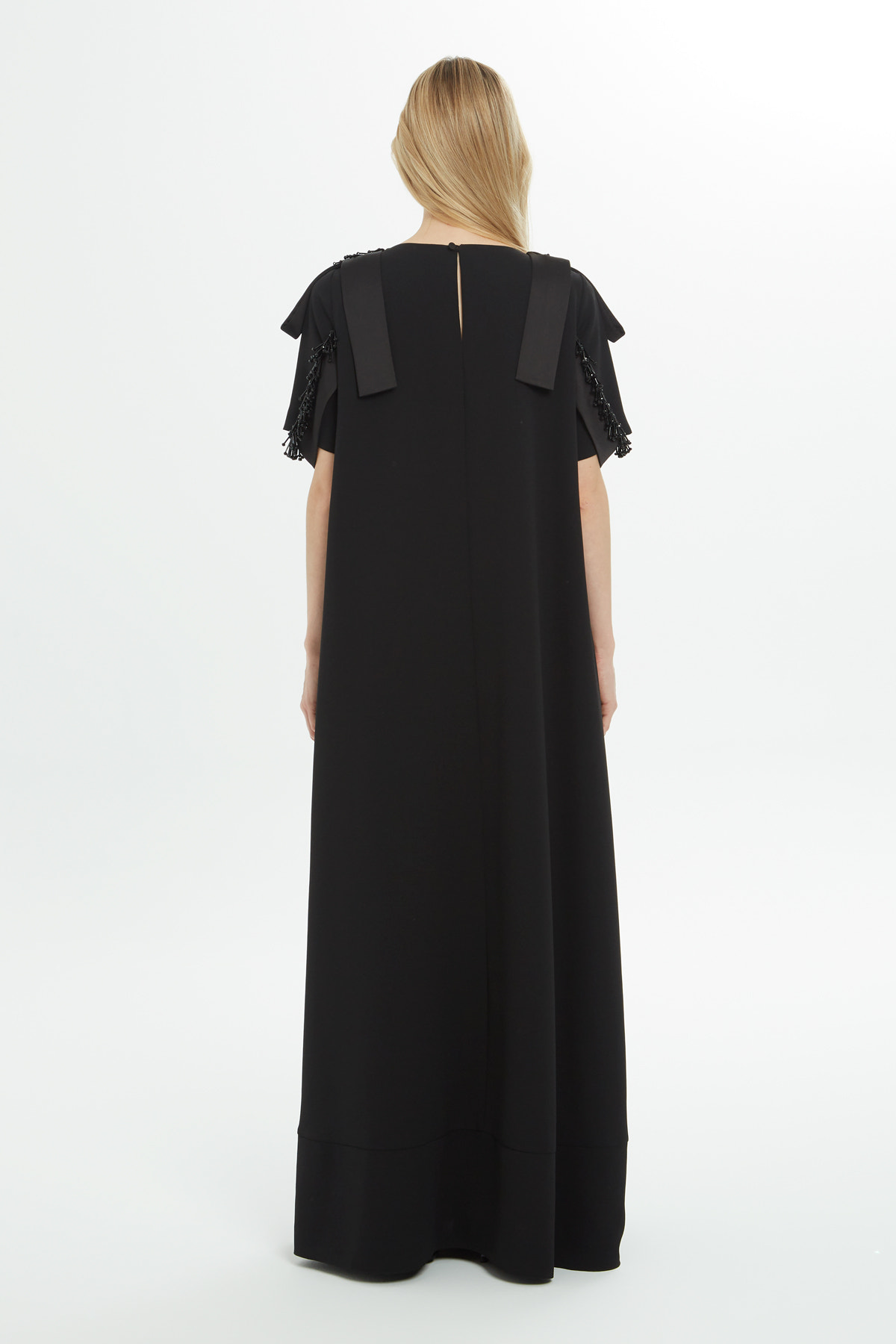 İşlemeli Uzun Elbise