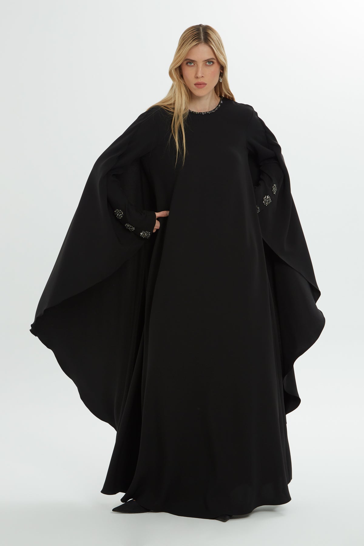 Taş İşlemeli Pelerin Detaylı Uzun Siyah Elbise