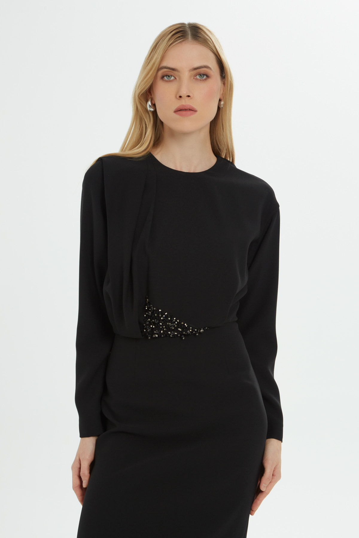 Pili Katlamalı Uzun Elbise