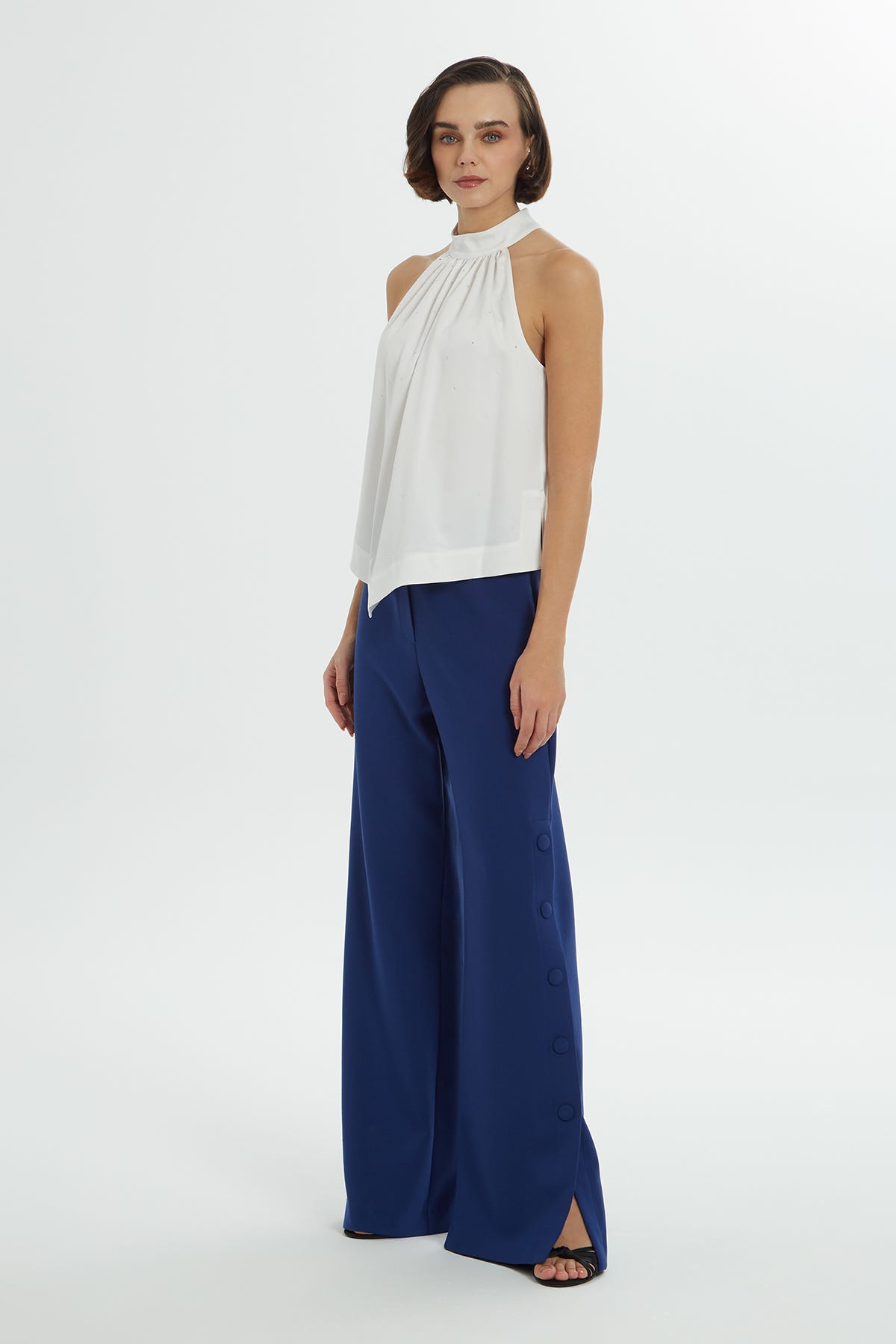 Halter Yakalı Yanları Yırtmaçlı Saten Bluz