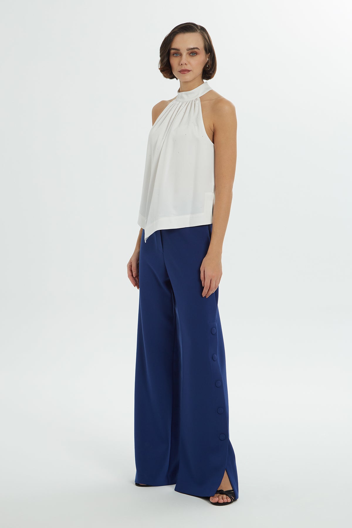 Halter Yakalı Yanları Yırtmaçlı Saten Bluz