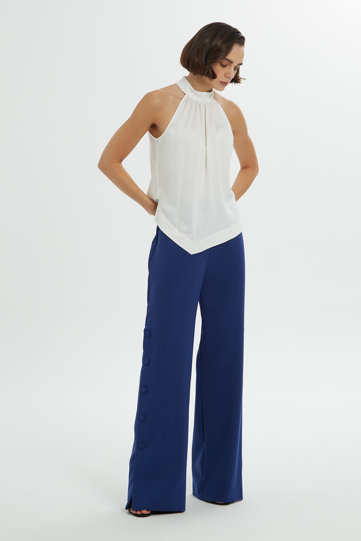 Halter Yakalı Yanları Yırtmaçlı Saten Bluz