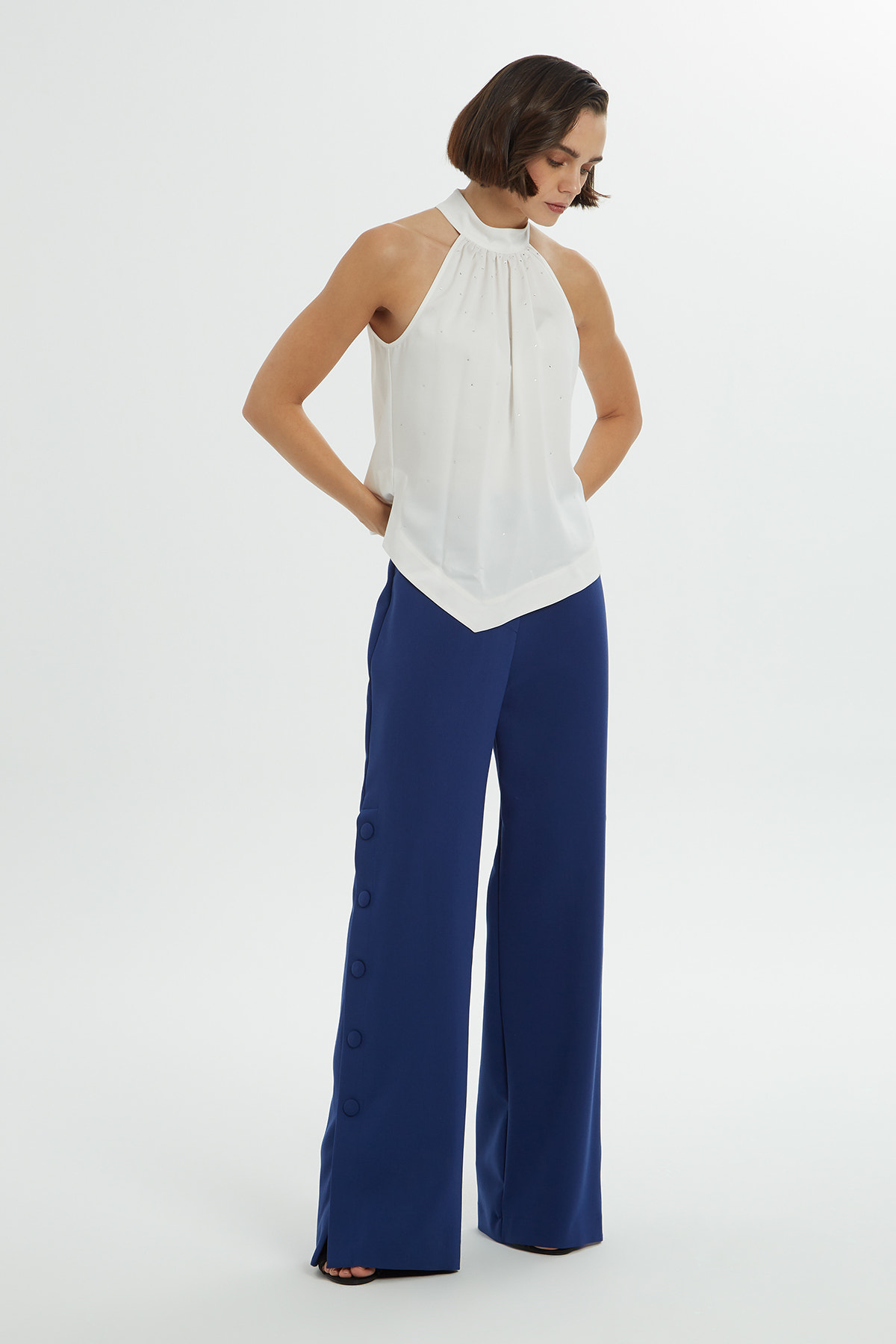 Halter Yakalı Yanları Yırtmaçlı Saten Bluz