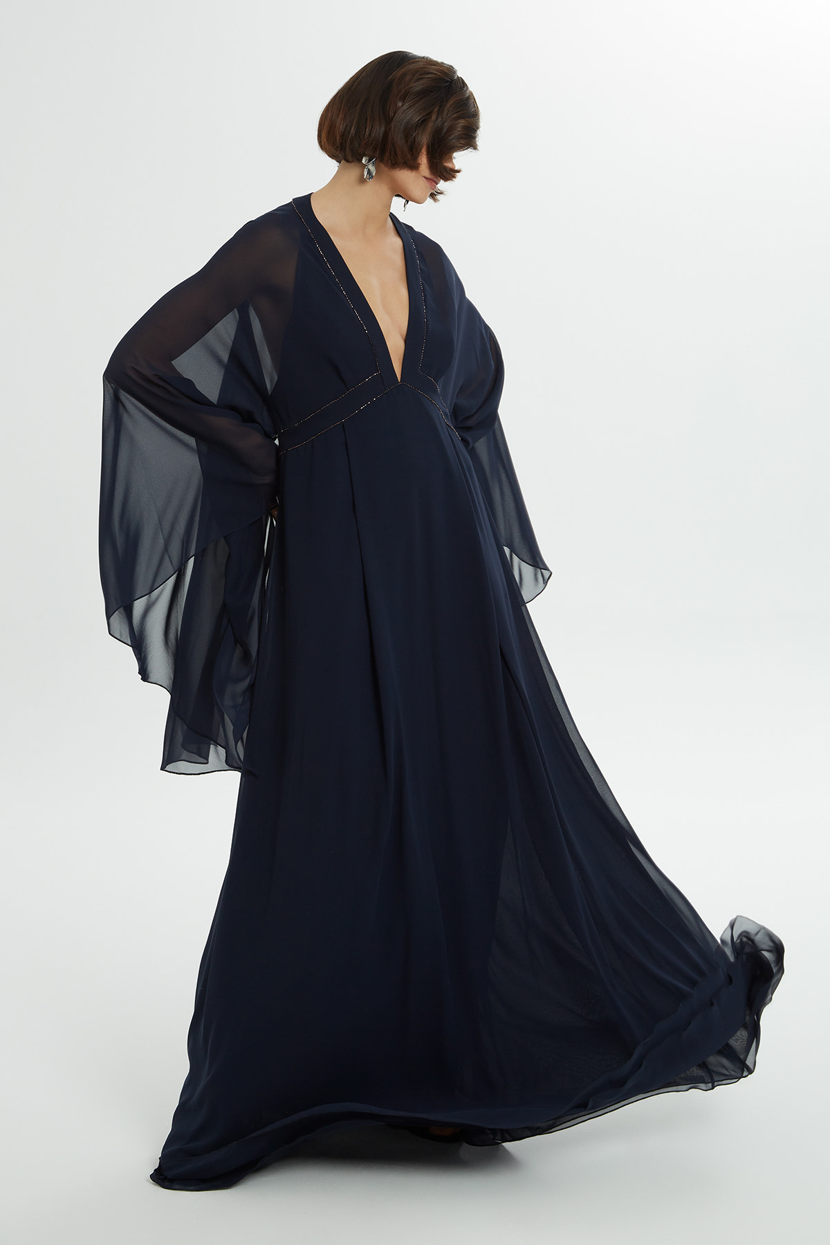 Boncuk İşlemeli Astarlı Uzun Şifon Elbise