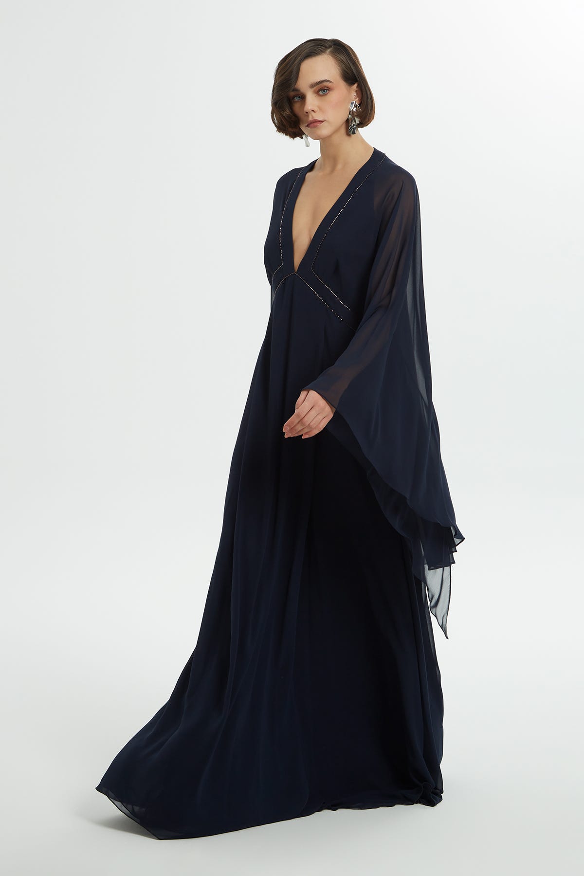 Boncuk İşlemeli Astarlı Uzun Şifon Elbise