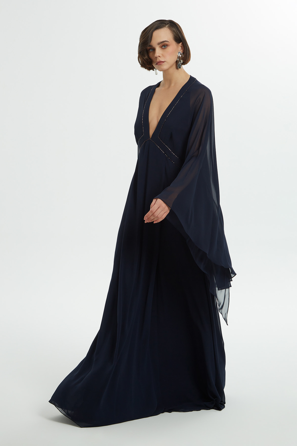 Boncuk İşlemeli Astarlı Uzun Şifon Elbise