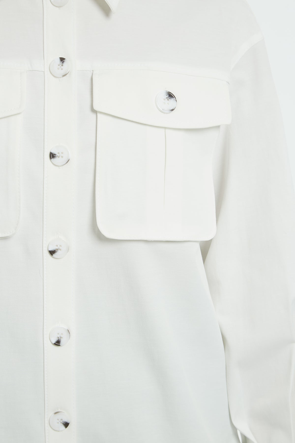 Koldan Düğme Detaylı Torba Cepli Ceket