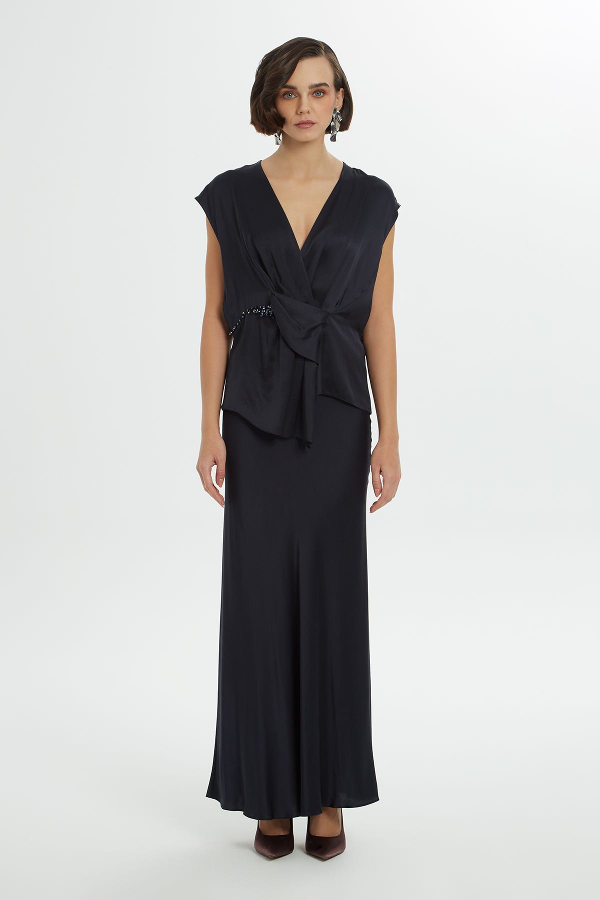 V Yakalı Bluz Ve Uzun Etekli Takım