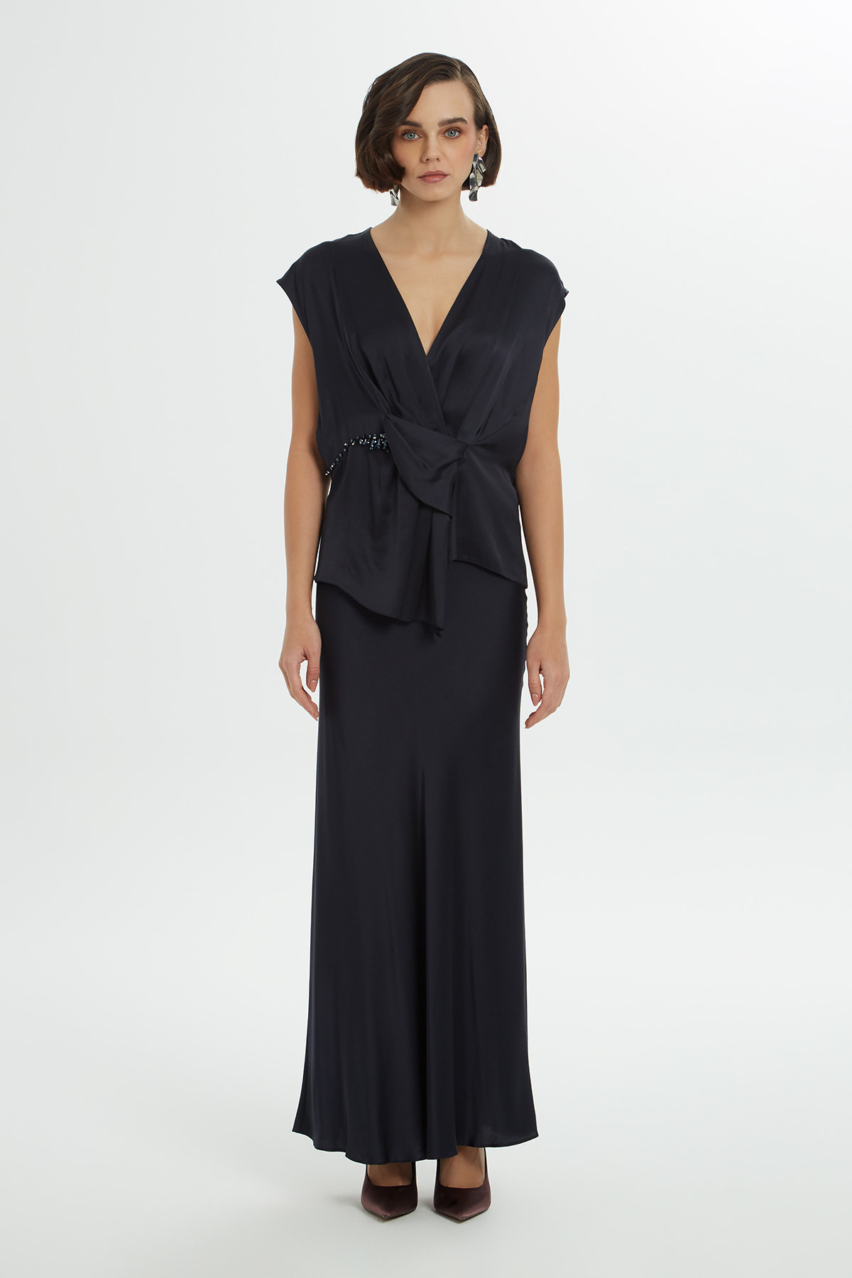 V Yakalı Bluz Ve Uzun Etekli Takım