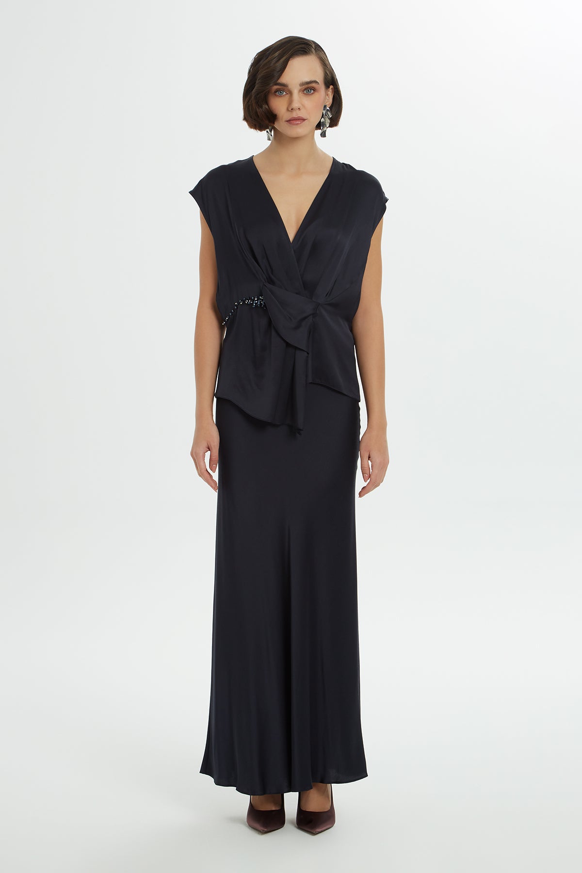 V Yakalı Bluz Ve Uzun Etekli Takım