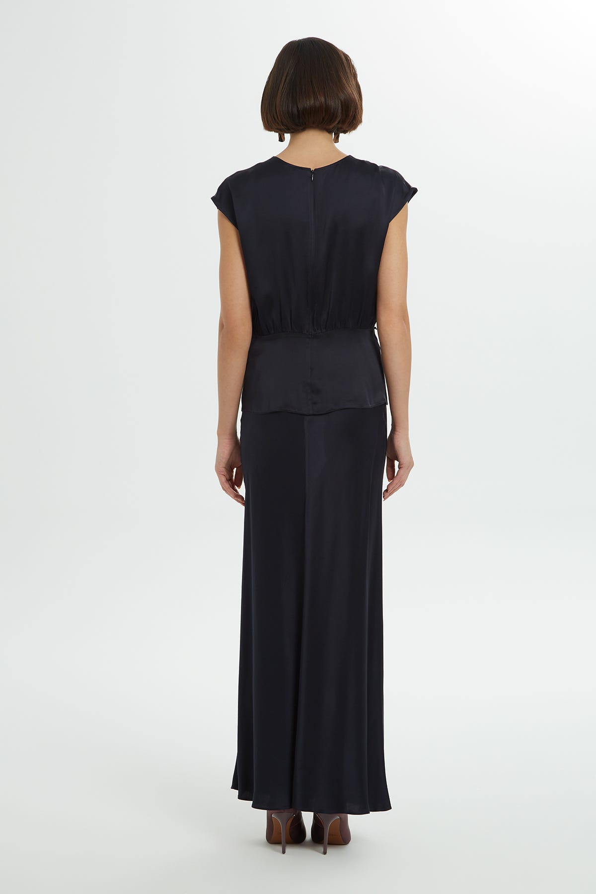 V Yakalı Bluz Ve Uzun Etekli Takım