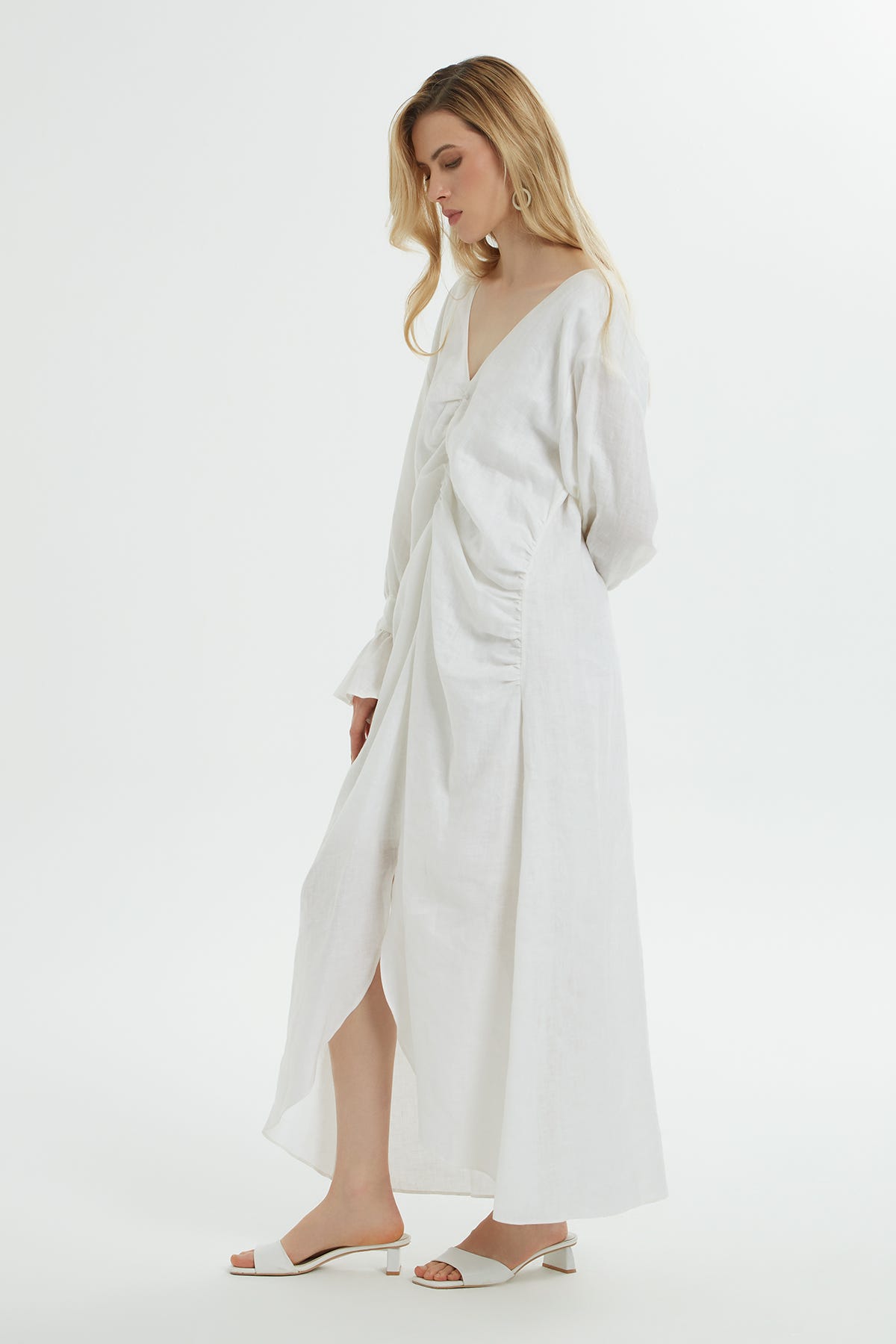 Sırt Dekolteli Önü Büzgülü Midi Elbise