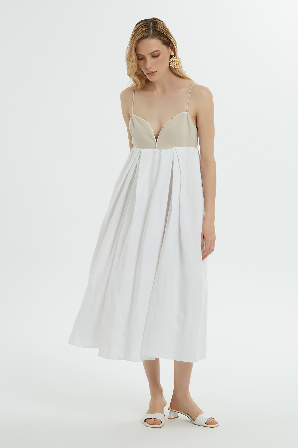 Kalp Yaka Askılı Midi Elbise