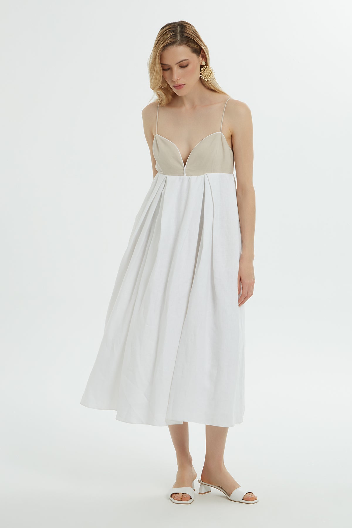 Kalp Yaka Askılı Midi Elbise