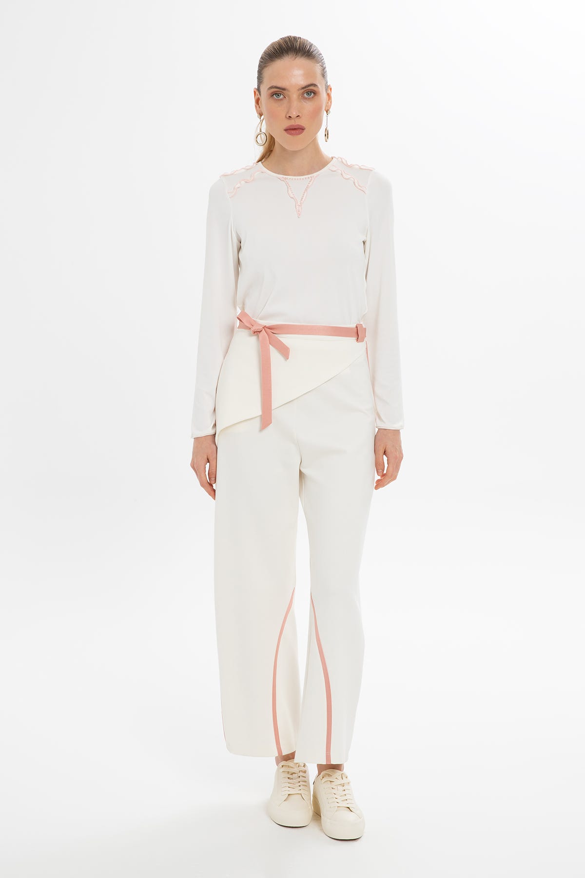 Asimetrik Detaylı Rahat Kesim Eşofman