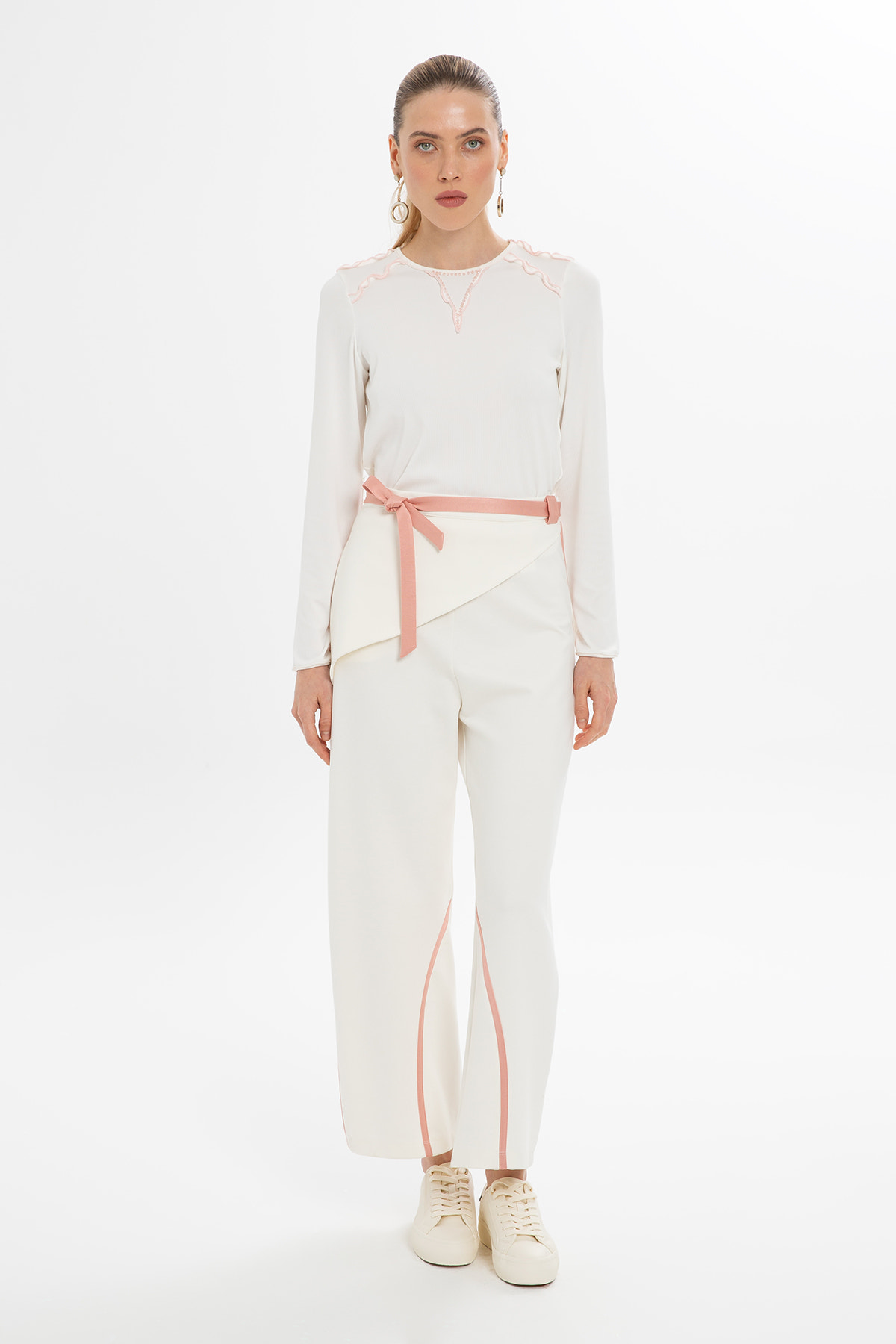 Asimetrik Detaylı Rahat Kesim Eşofman