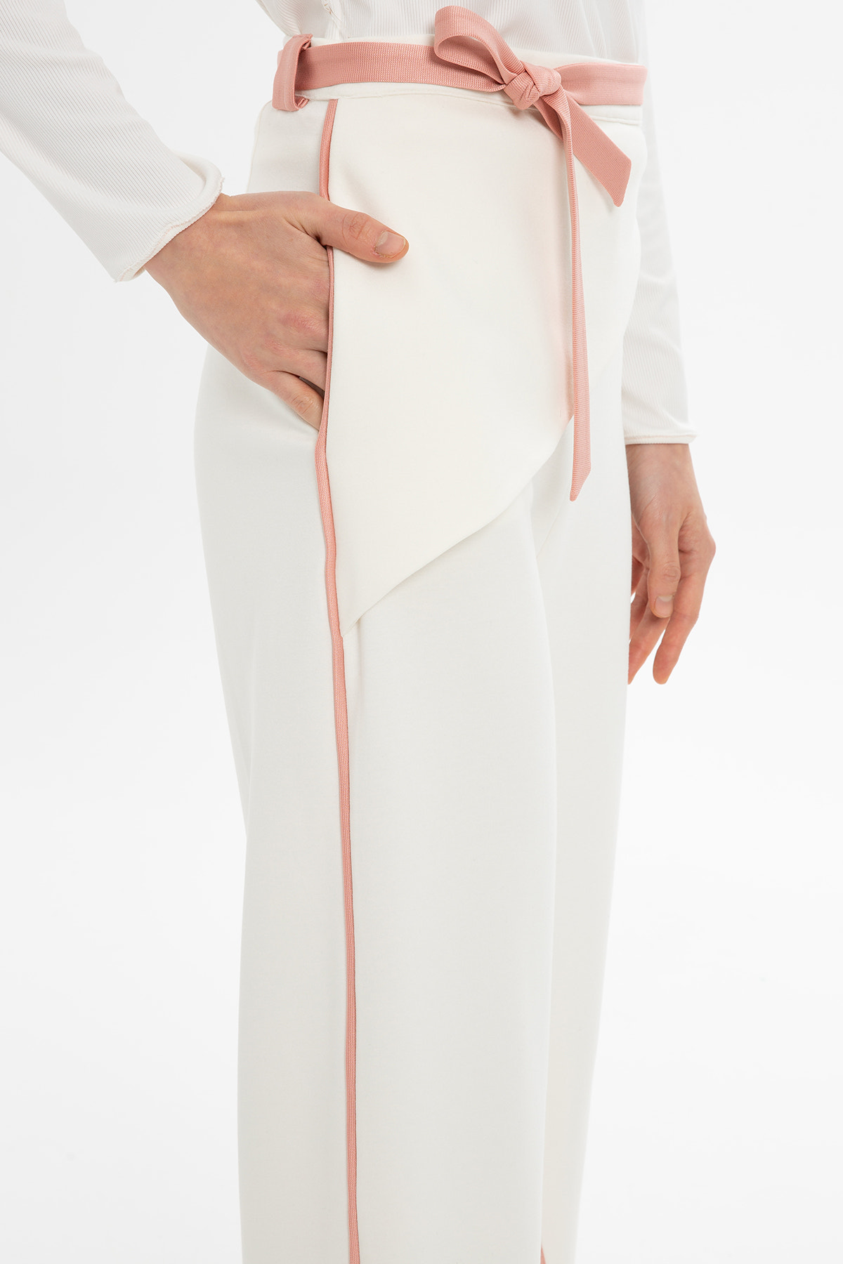 Asimetrik Detaylı Rahat Kesim Eşofman