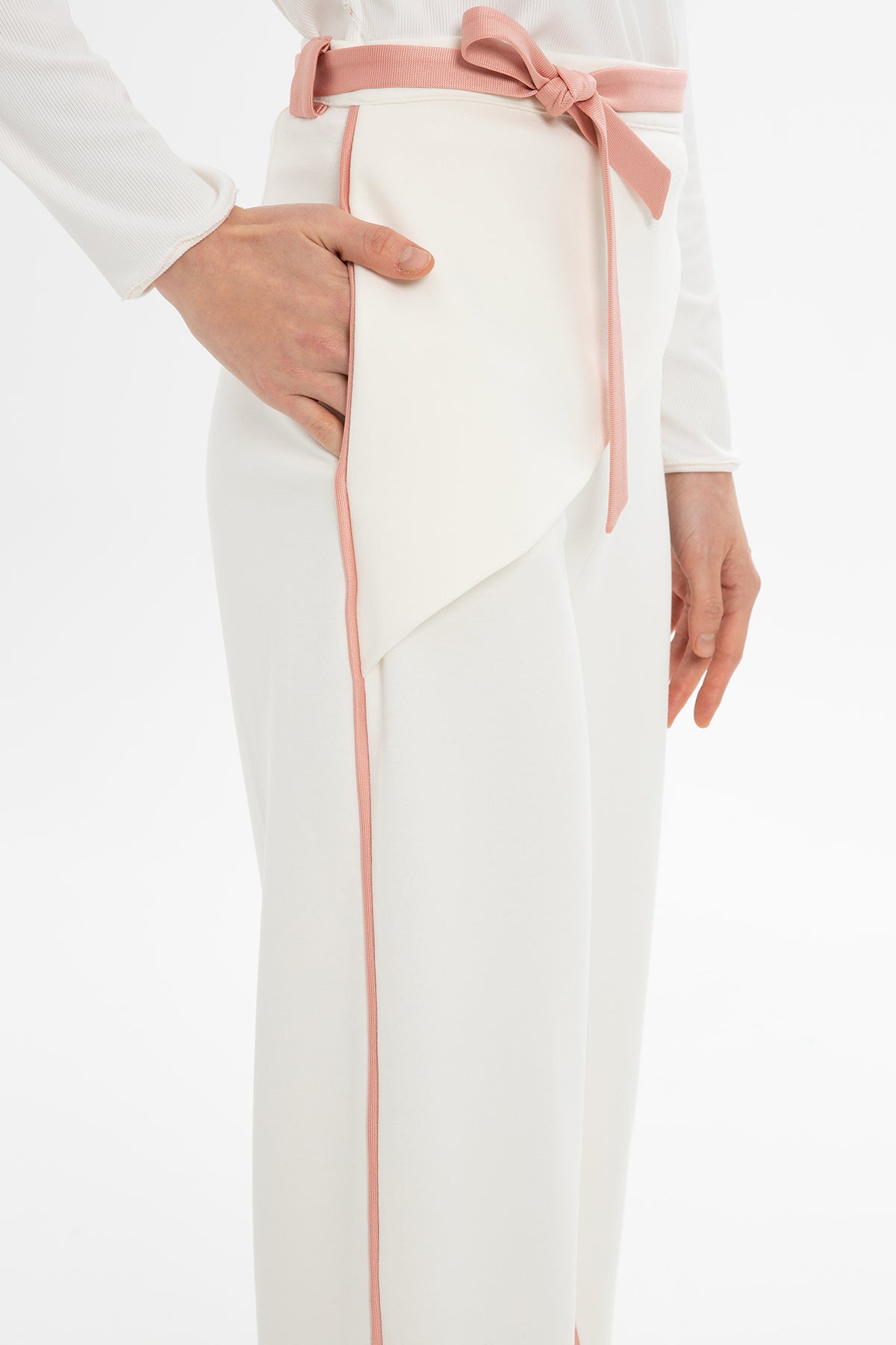 Asimetrik Detaylı Rahat Kesim Eşofman