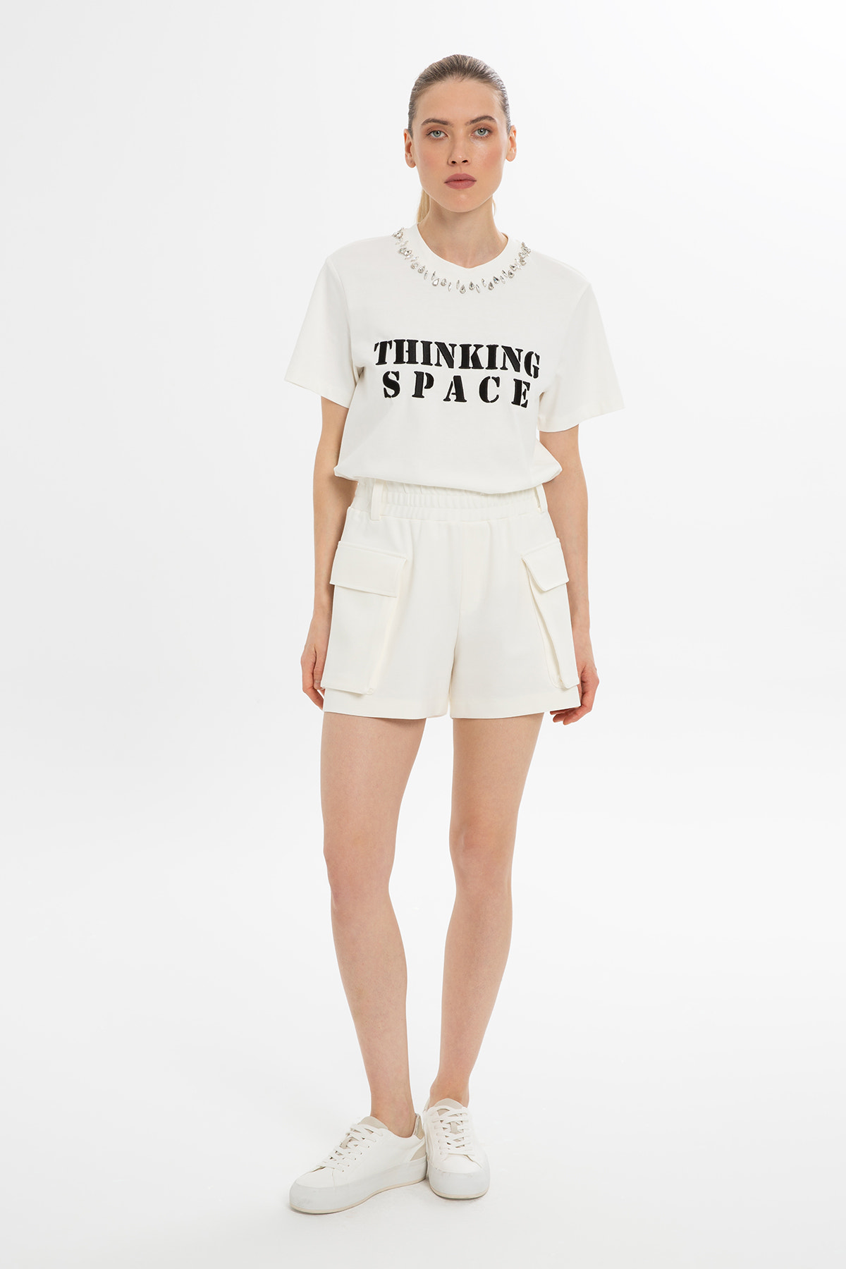 Büyük Cep Detaylı Beli Lastikli Şort