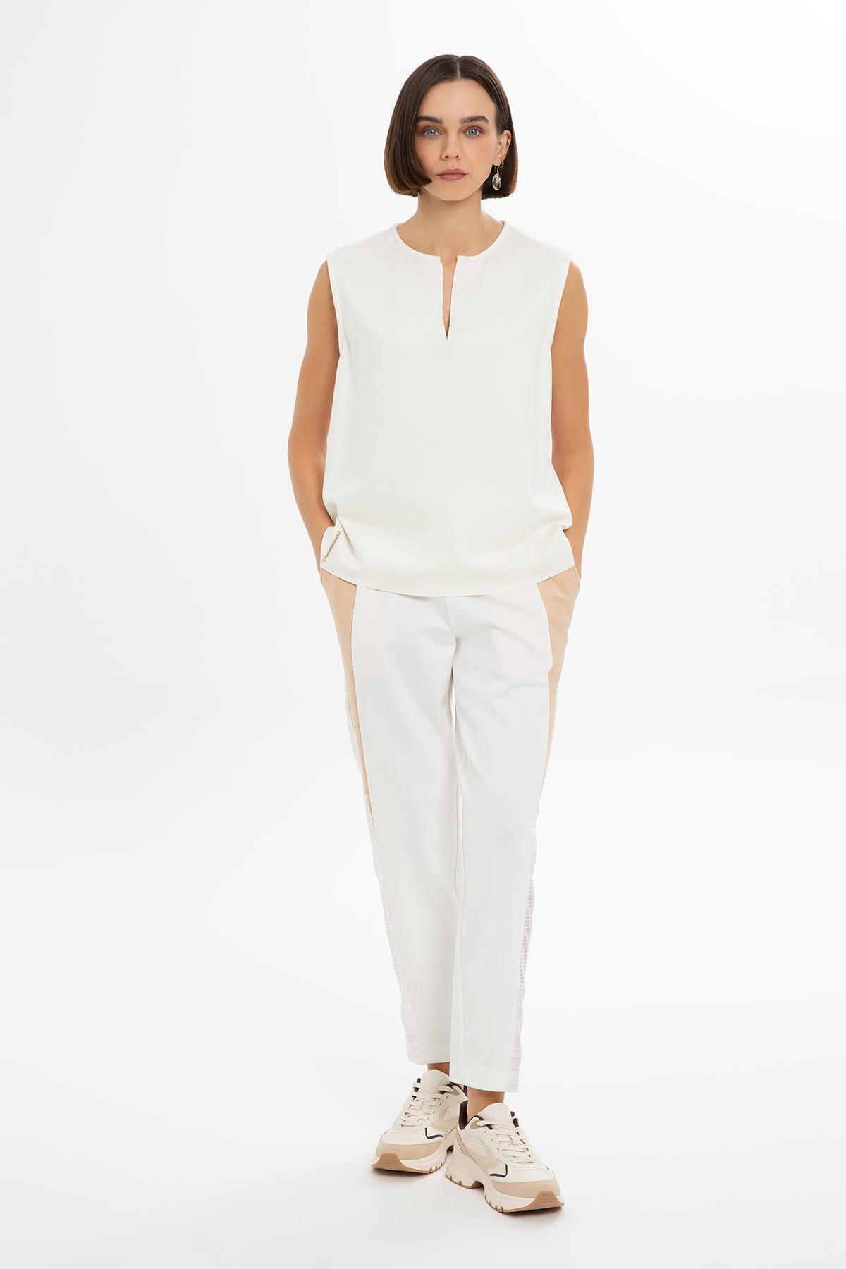 Yakası V Kesimli Bluz