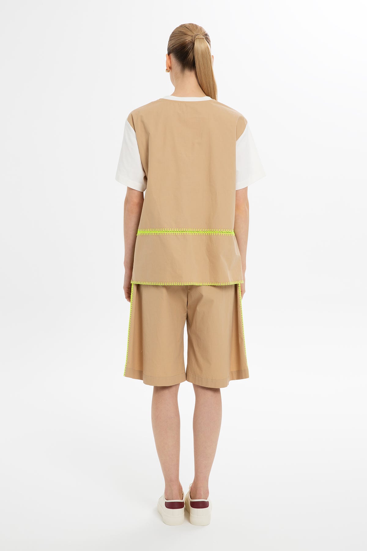 Neon Dikiş Detaylı T-Shirt