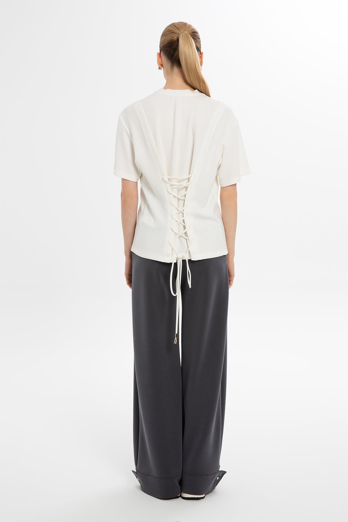 Arkası Bağcıklı T-shirt