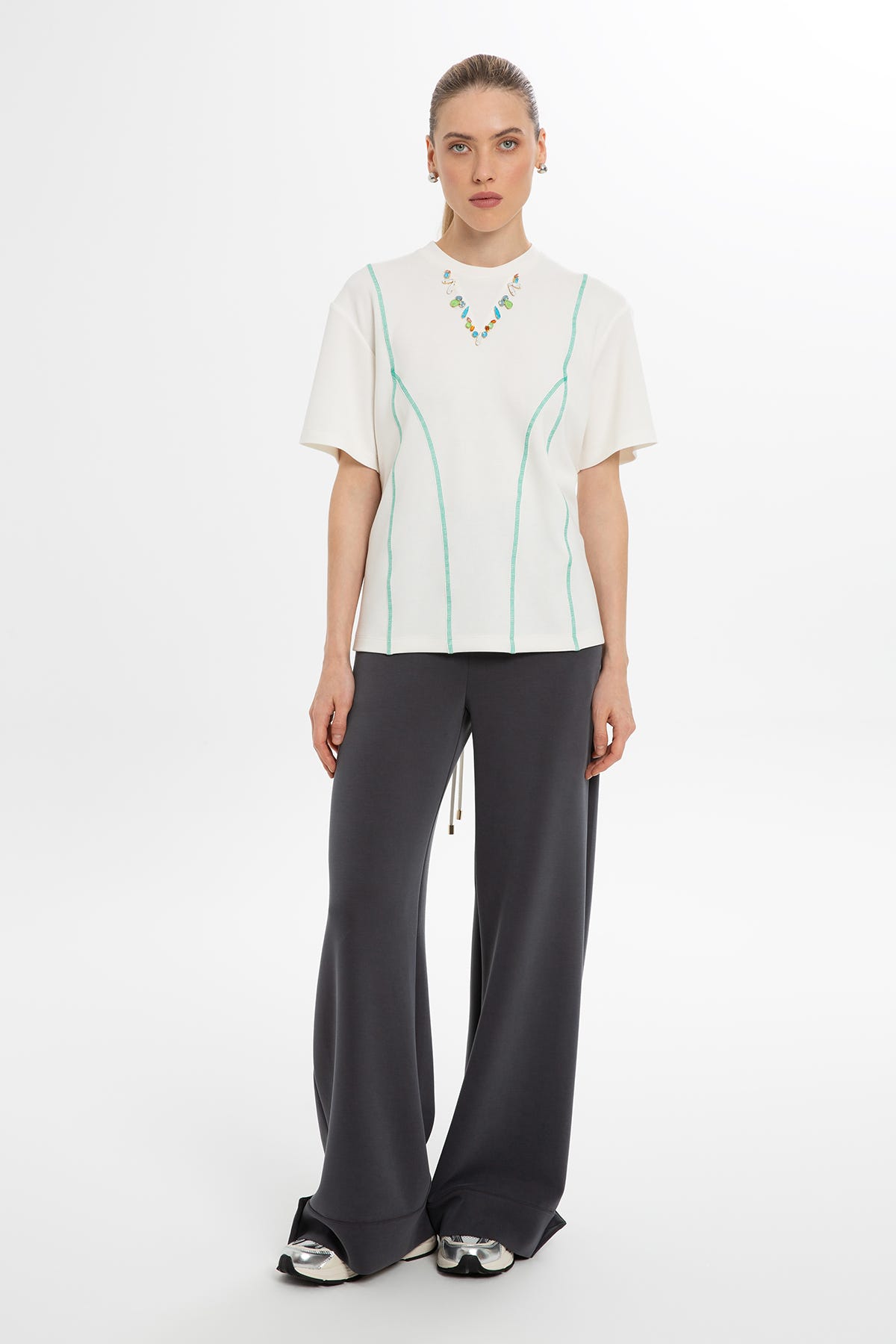 Arkası Bağcıklı T-shirt