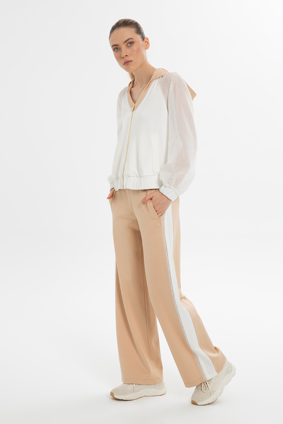 Kapüşonlu V Yaka Ceket