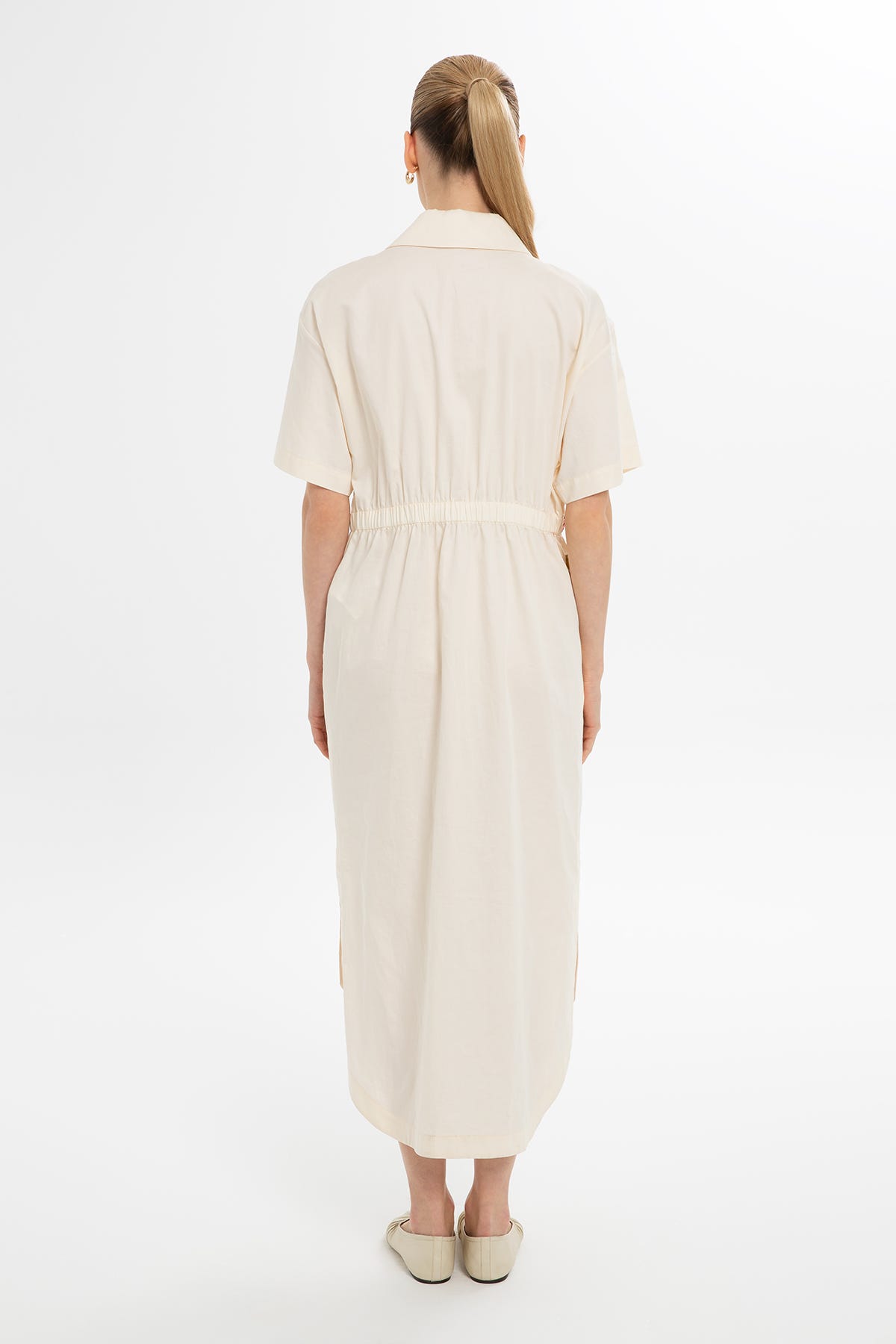 Kısa Kollu Nakışlı Midi Elbise