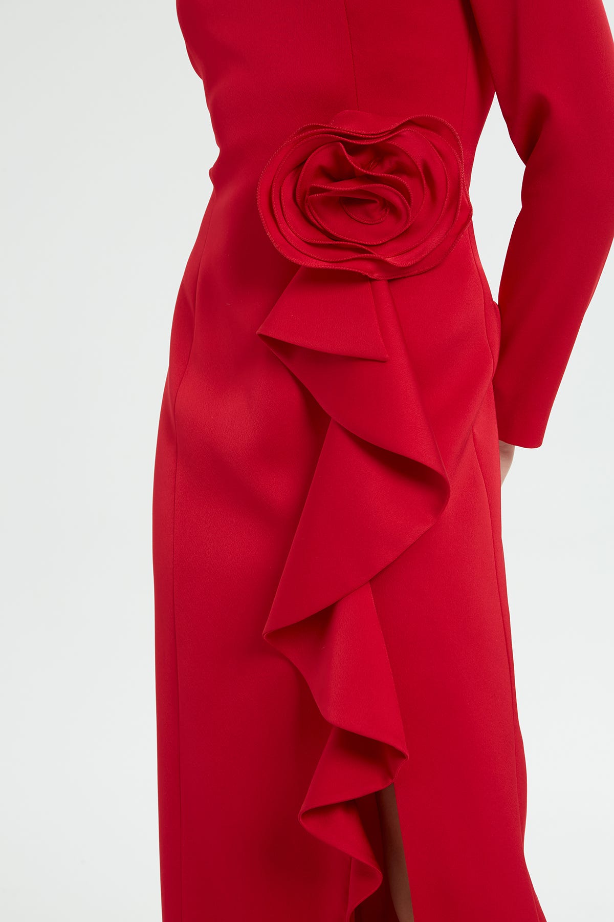 Kemer Kısmı Gül Detaylı Yırtmaçlı Uzun Kollu Elbise